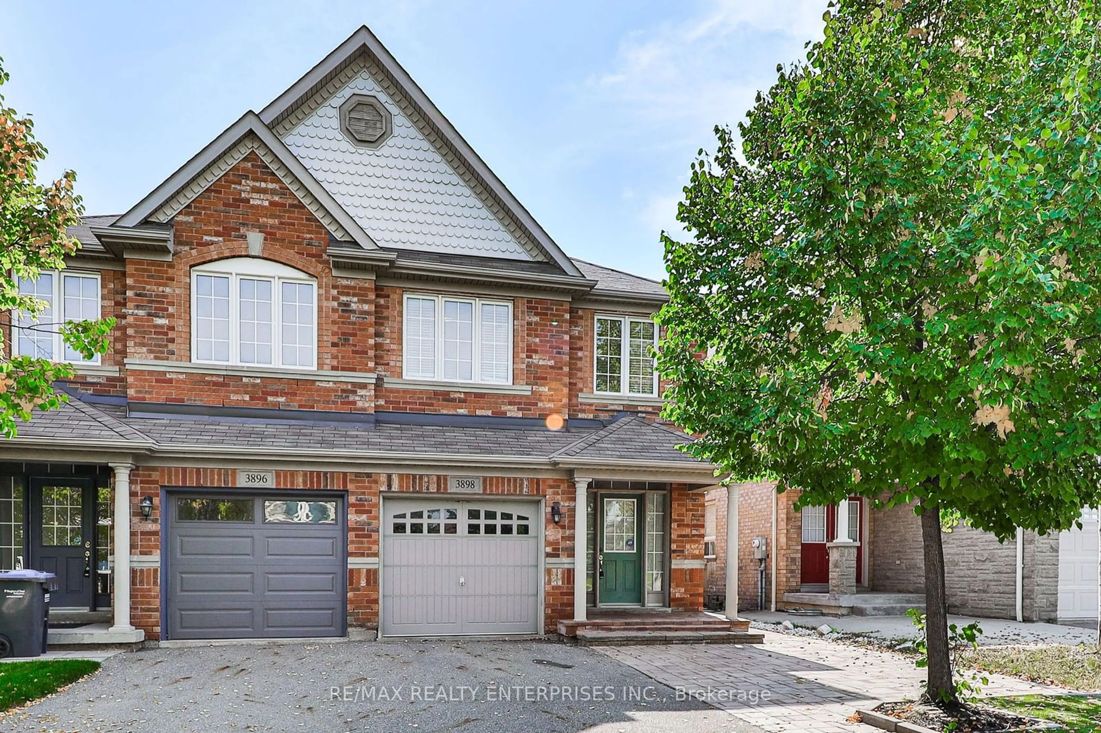 Home with brick exterior material for 3898 Skyview St, Mississauga Ontario L5M 8A4