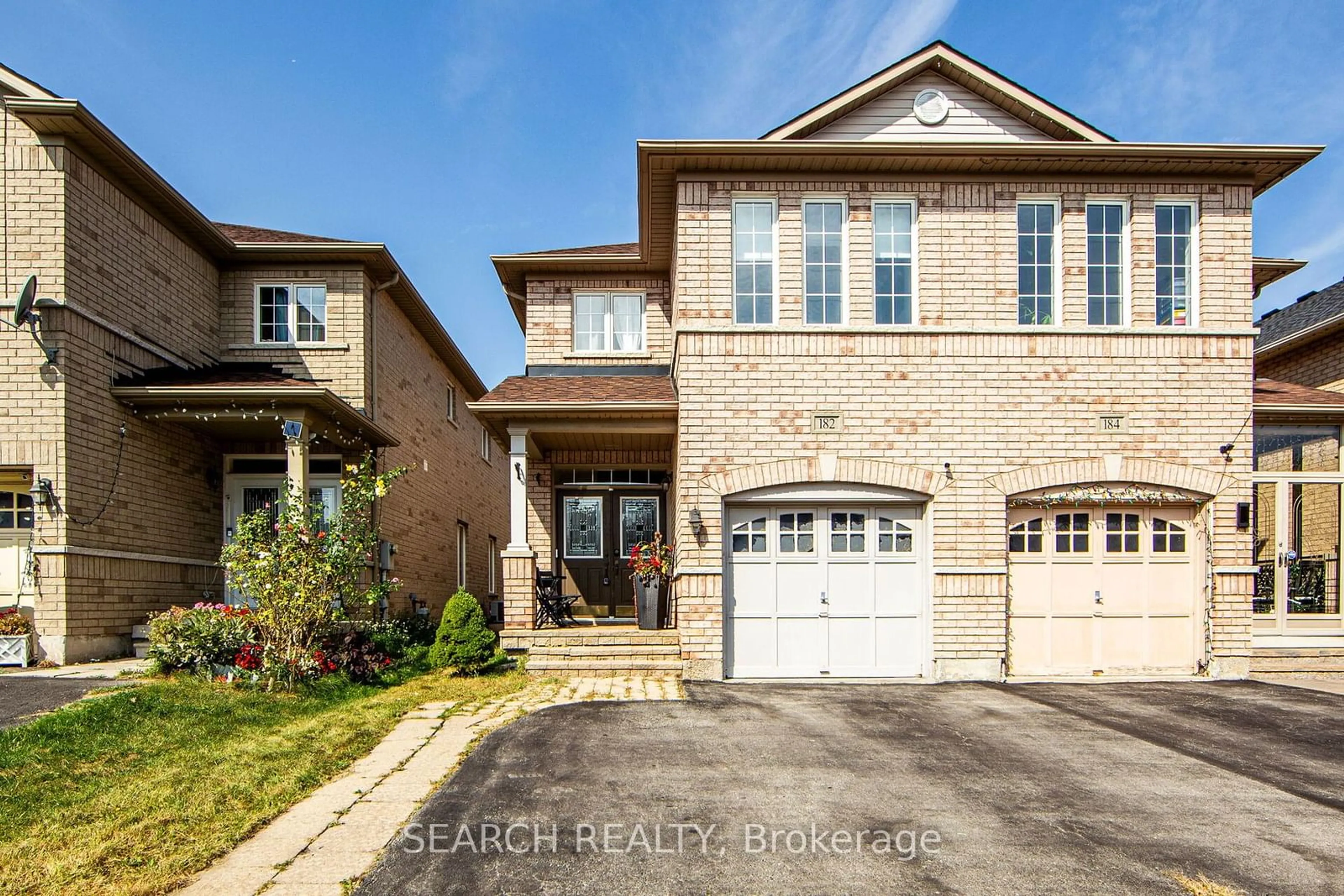 Home with brick exterior material for 182 Breton Ave, Mississauga Ontario L4Z 4K4