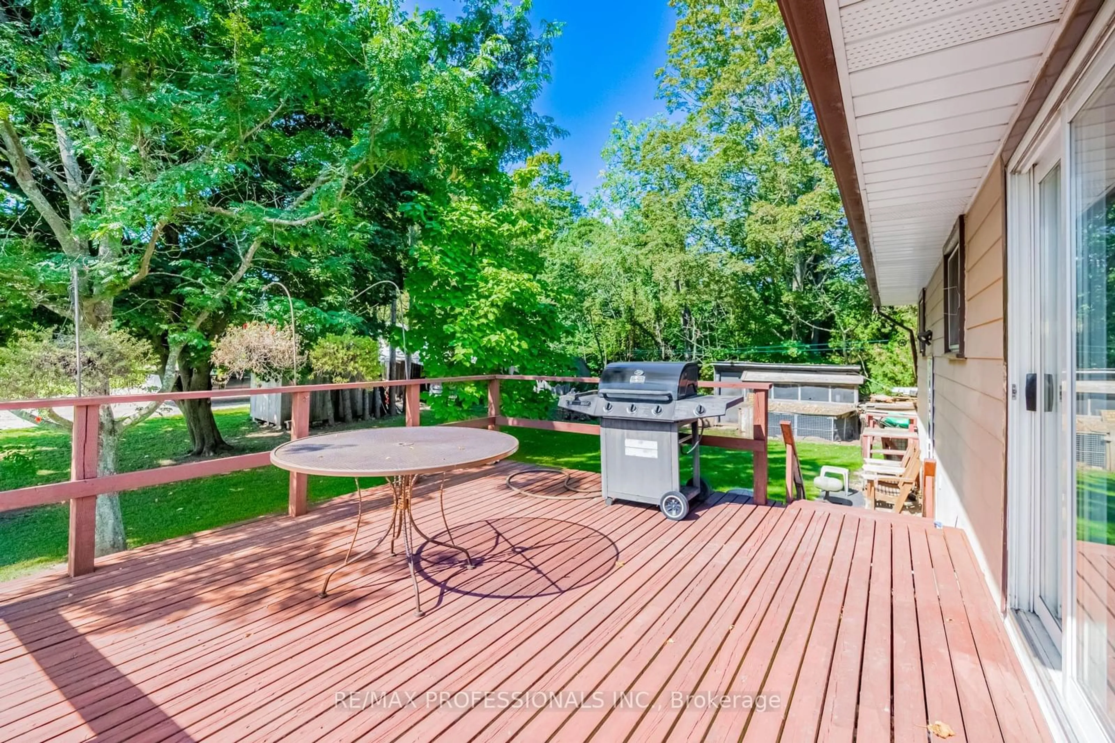 Patio, the fenced backyard for 13958 Trafalgar Rd, Halton Hills Ontario L7G 4S4