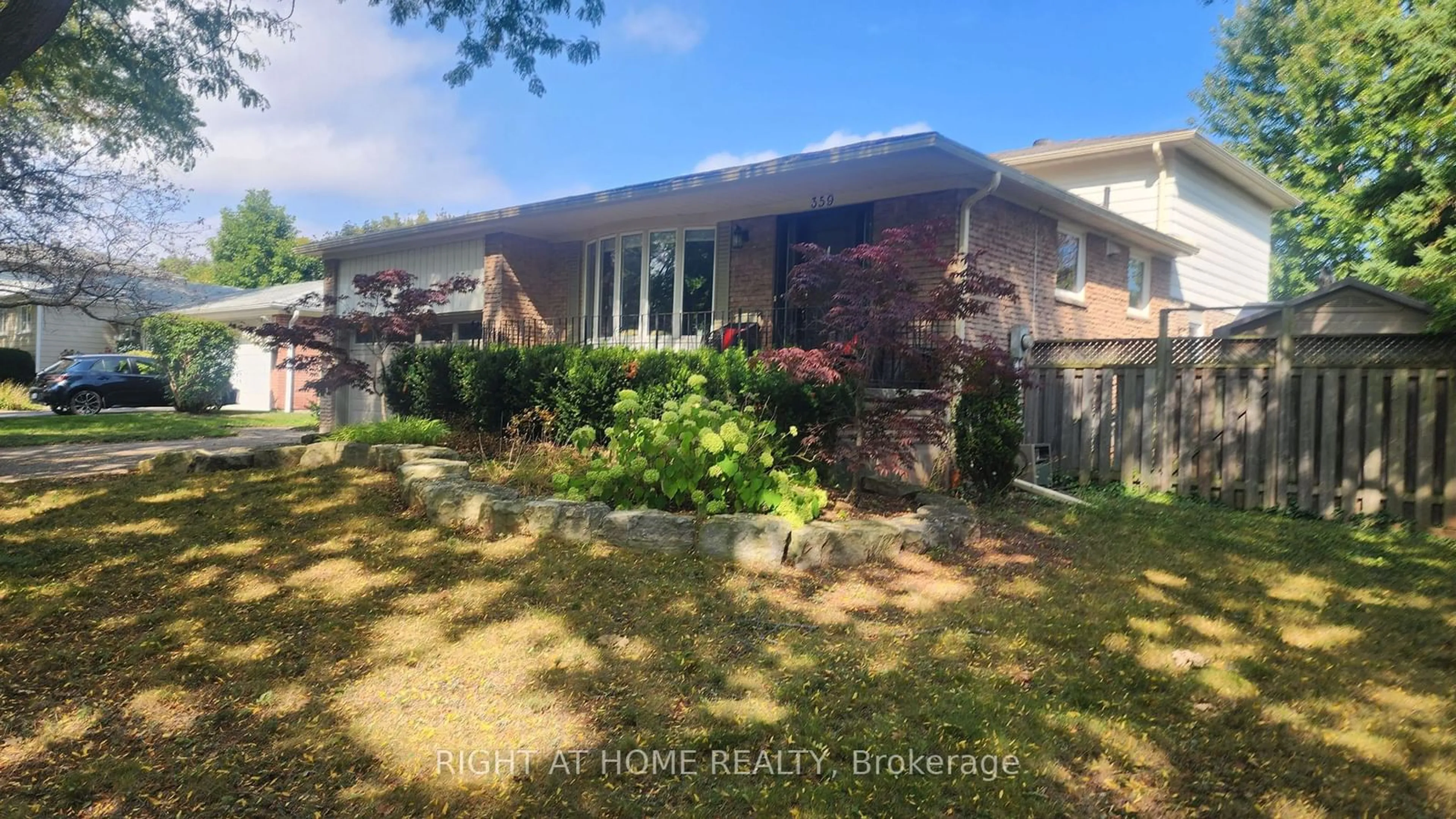 Frontside or backside of a home for 359 Sunset Dr, Oakville Ontario L6L 3M7