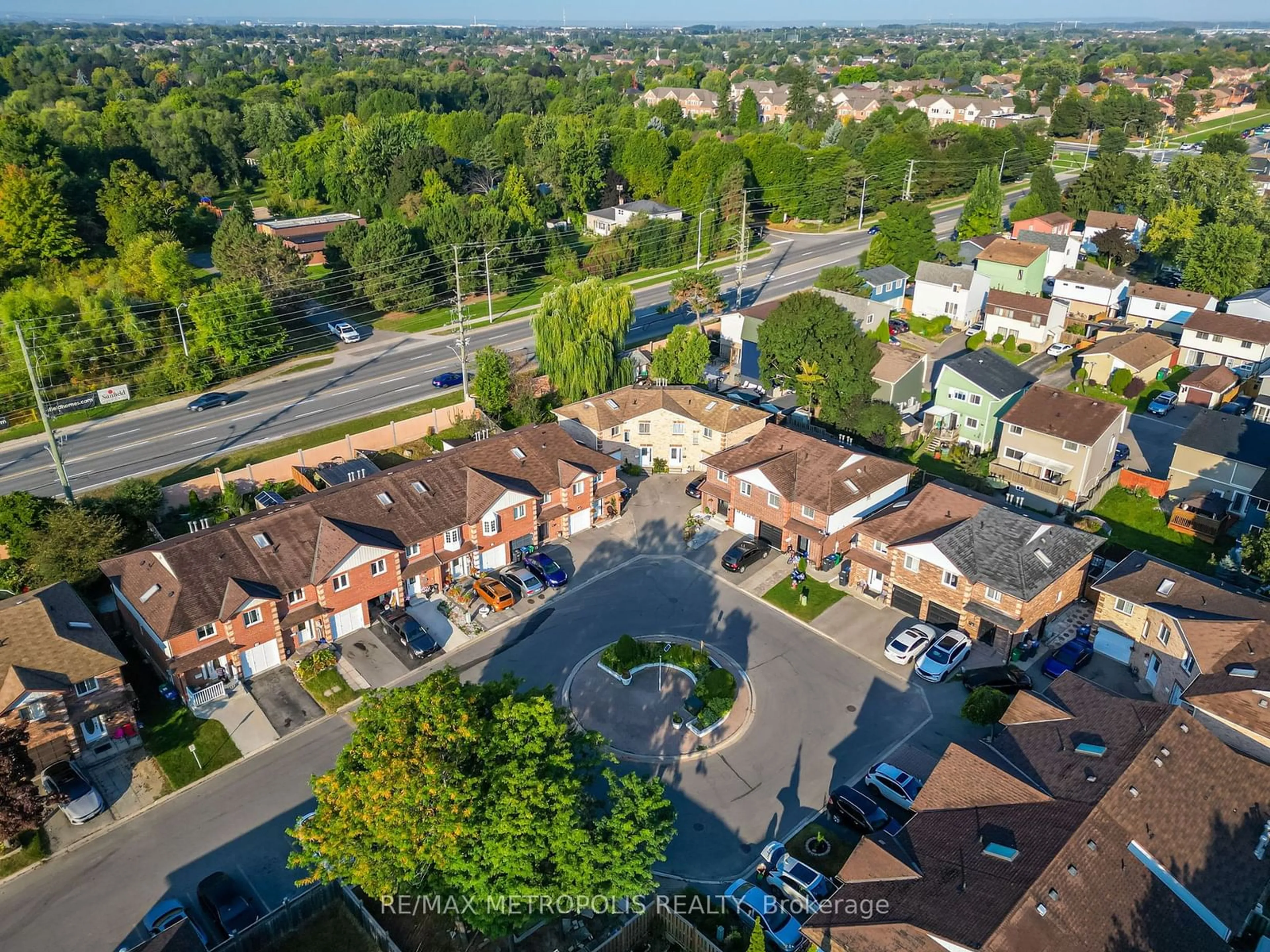 A view of a street for 21 Hetherington Pl, Brampton Ontario L6S 5M7