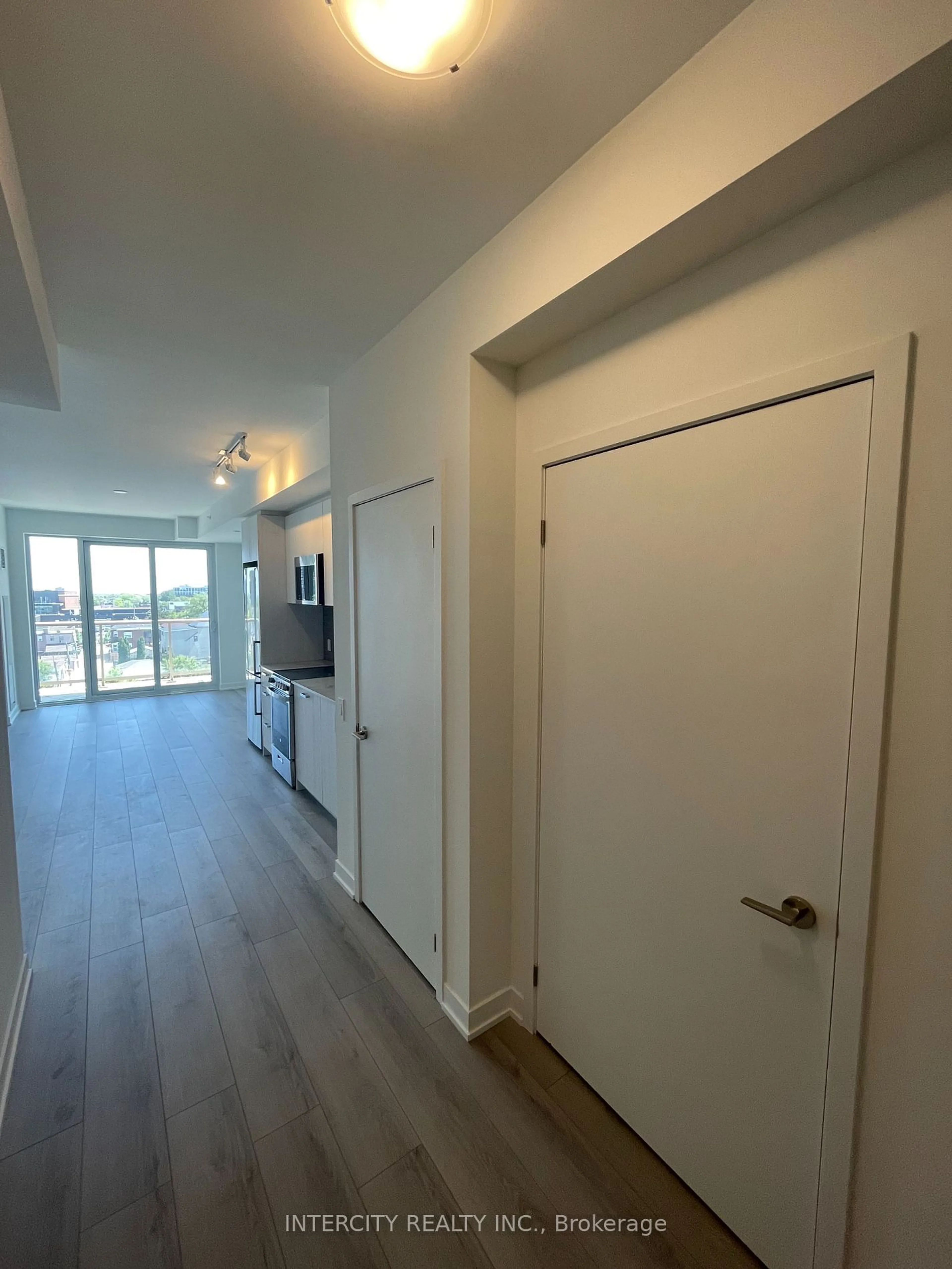 Indoor entryway for 1787 St. Clair Ave #601, Toronto Ontario M6N 1J6