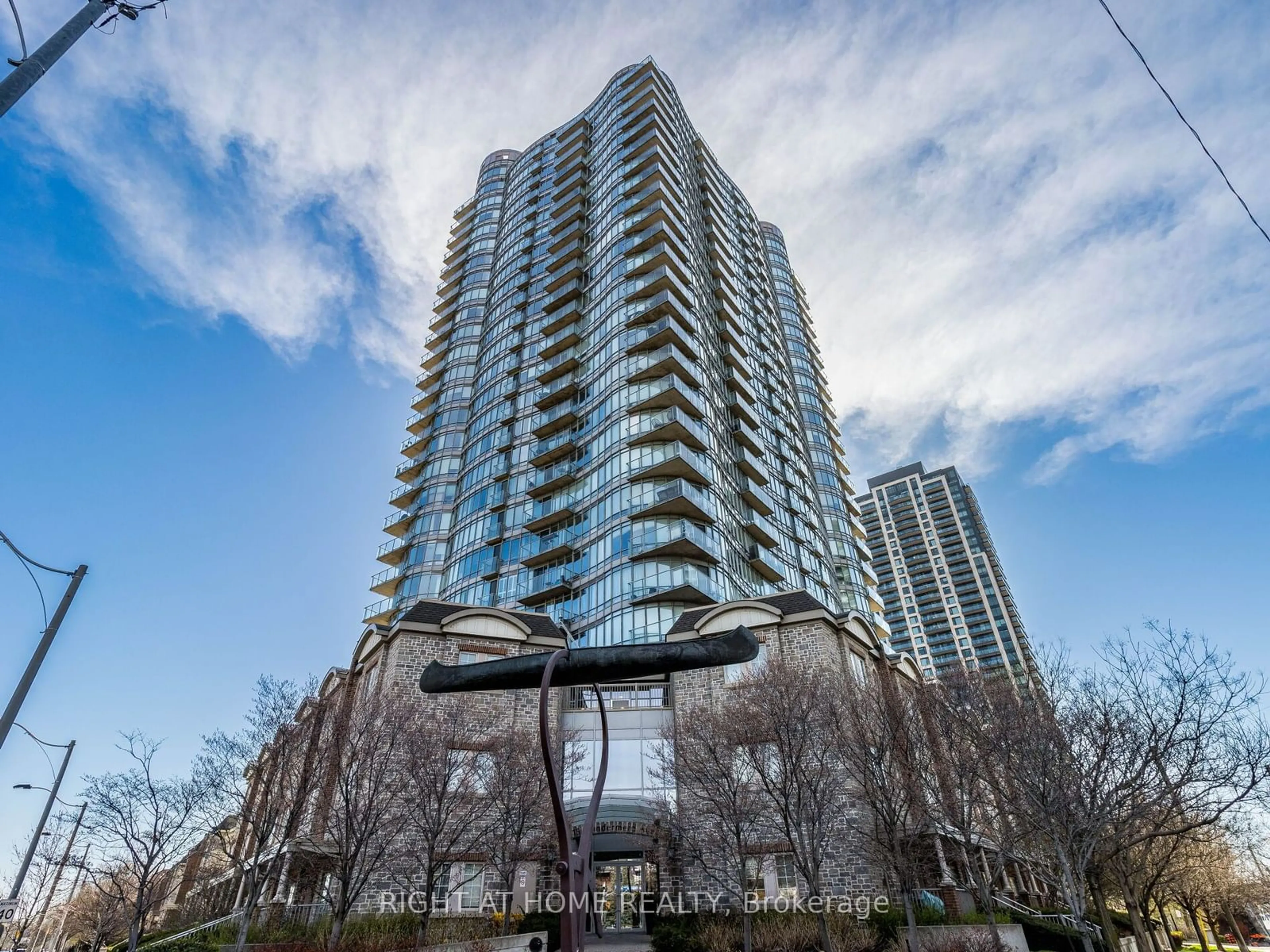 A pic from exterior of the house or condo for 15 Windermere Ave ##1212, Toronto Ontario M6S 5A2