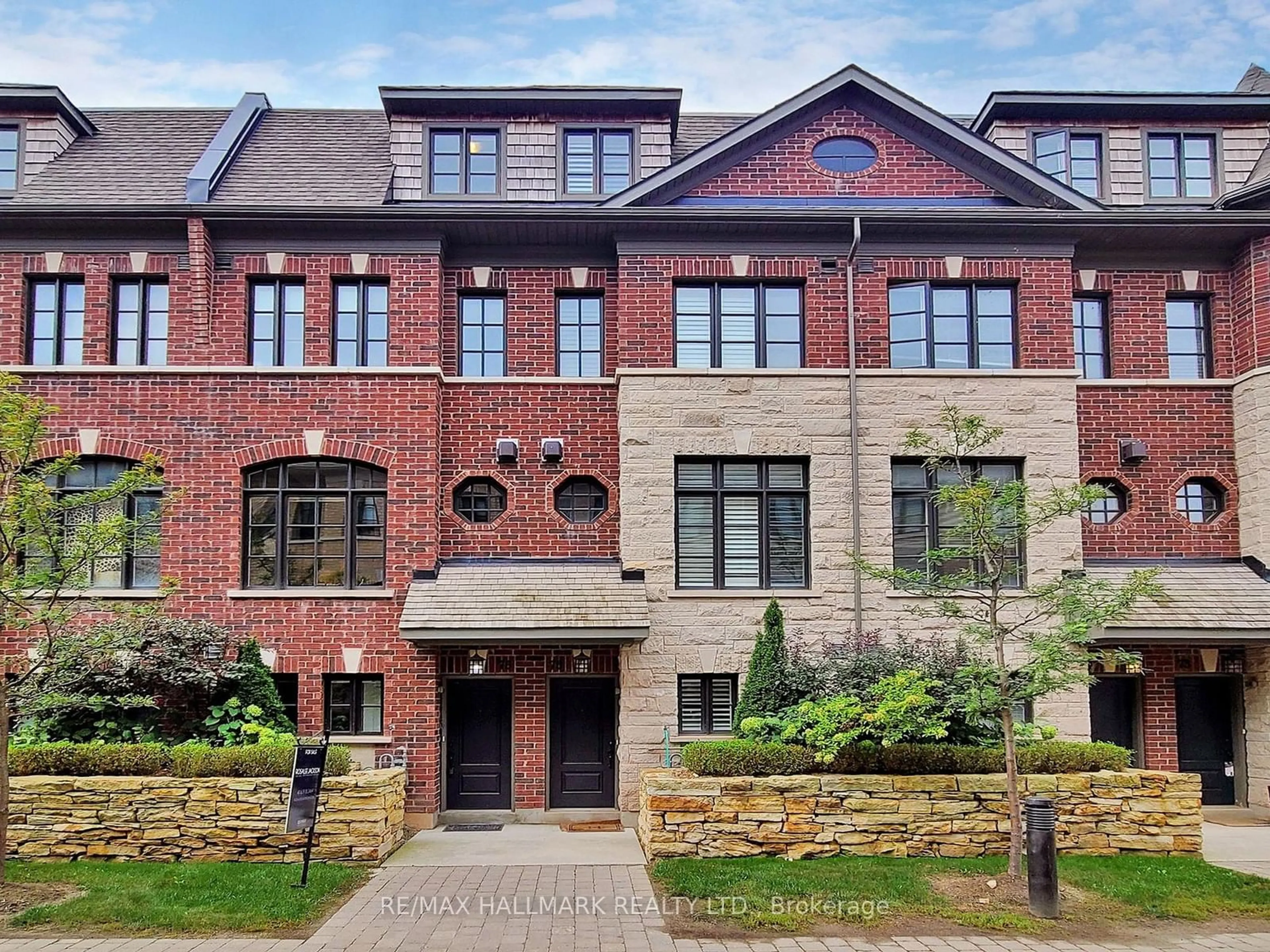 Home with brick exterior material for 250 Royalton Common #76, Oakville Ontario L6H 0N2