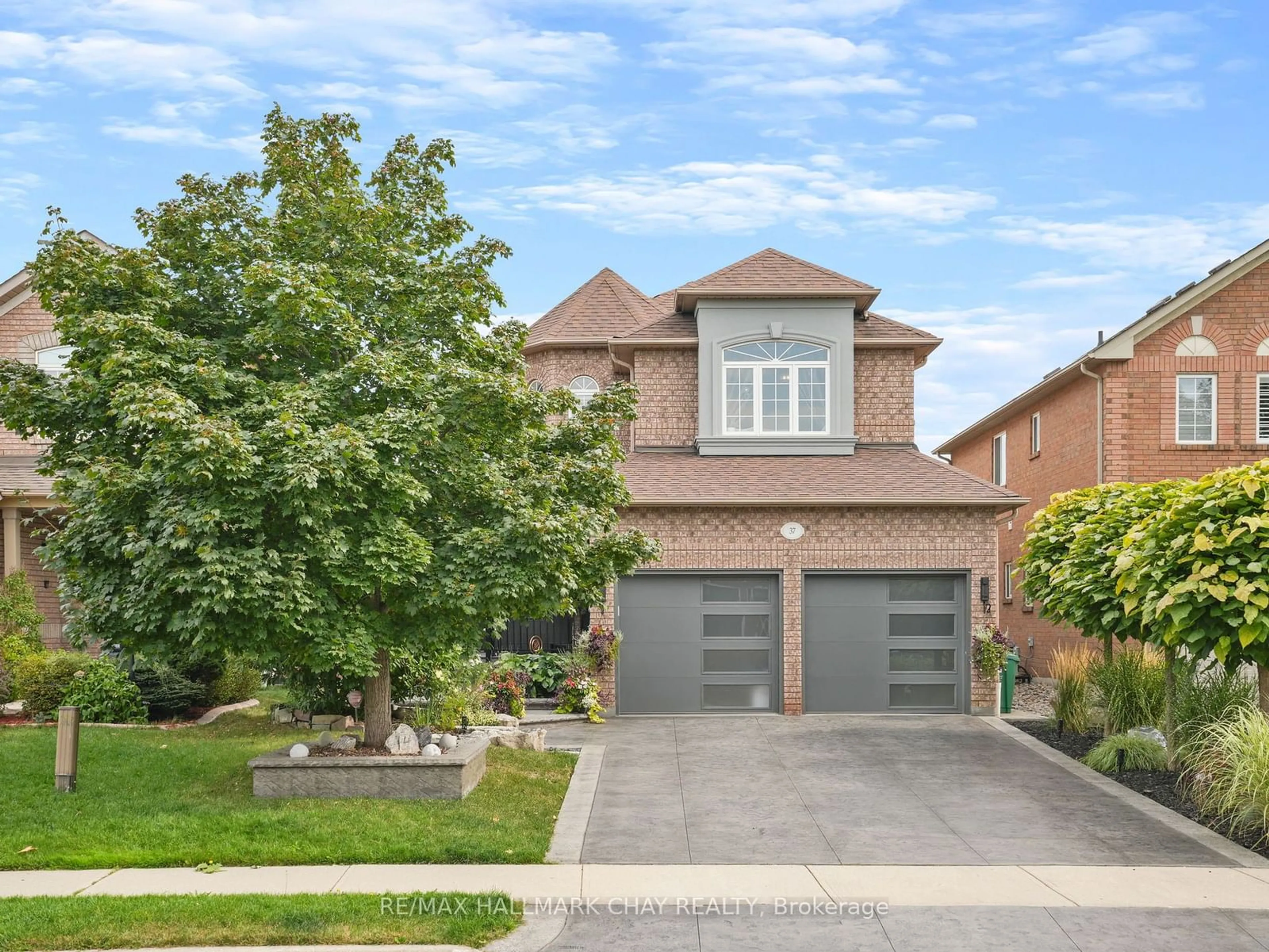 Frontside or backside of a home for 37 Baybrook Rd, Brampton Ontario L7A 1L9