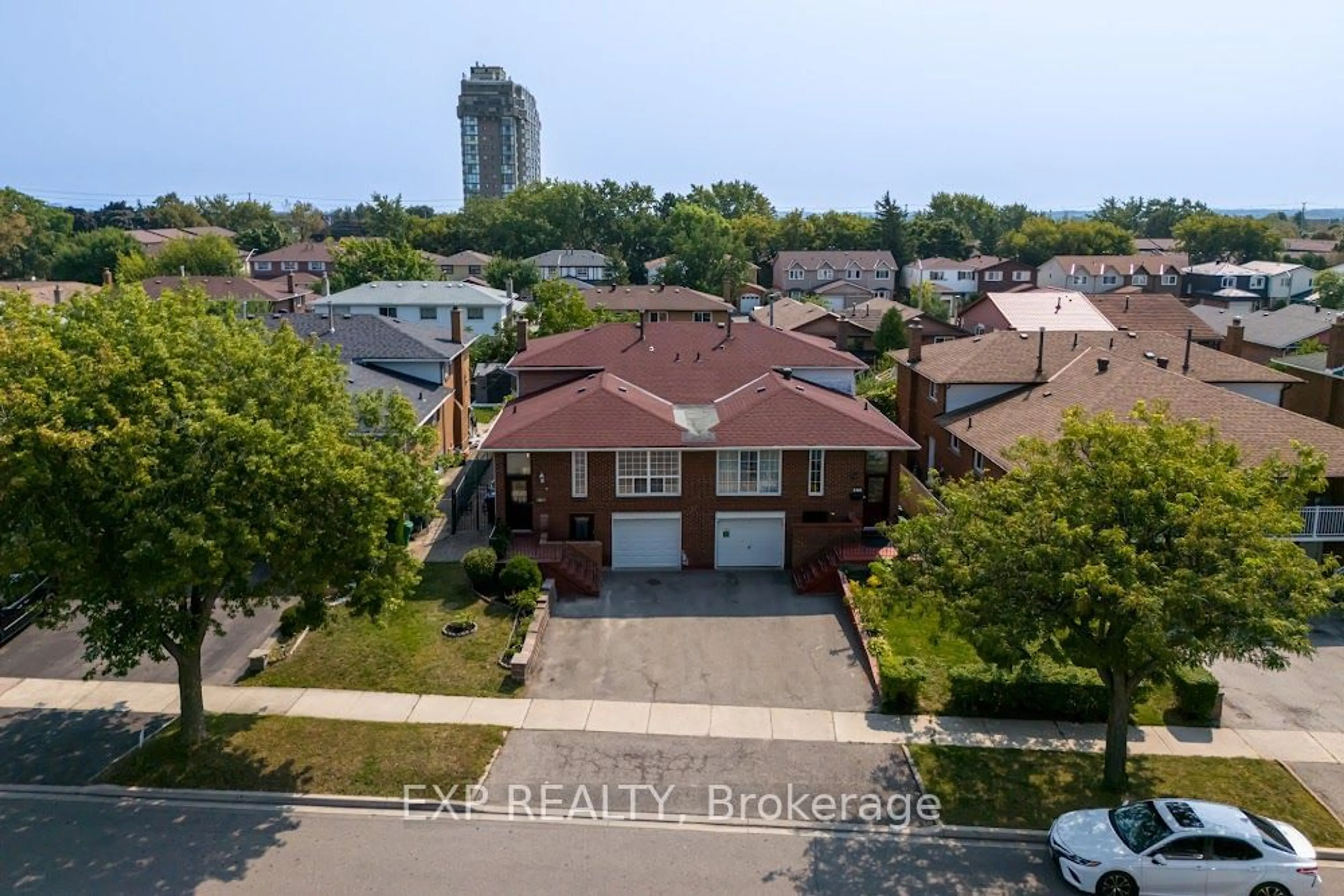 Frontside or backside of a home for 876 Blairholm Ave, Mississauga Ontario L5C 1G4