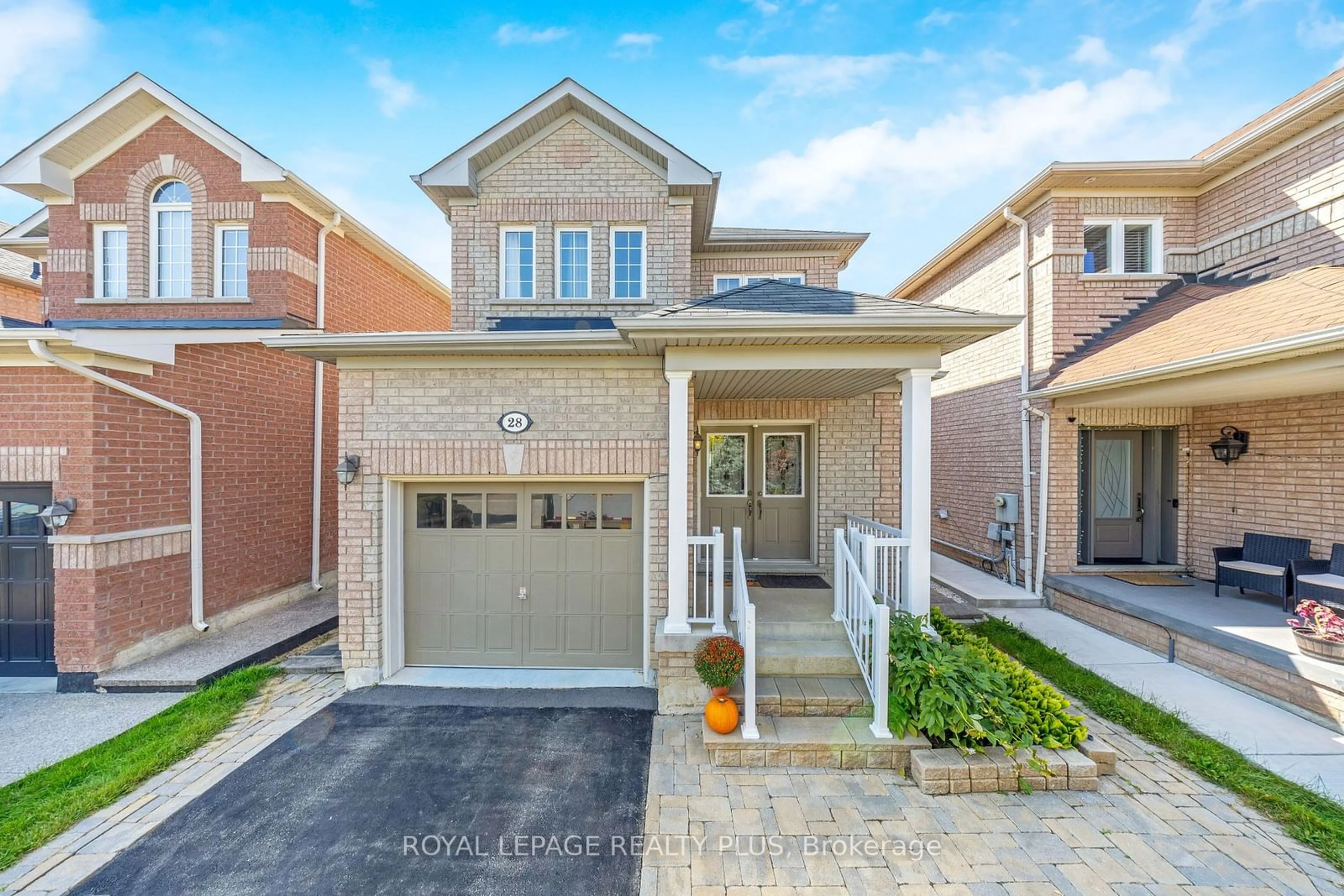 Home with brick exterior material for 28 Eagleview Way, Halton Hills Ontario L7G 6N3