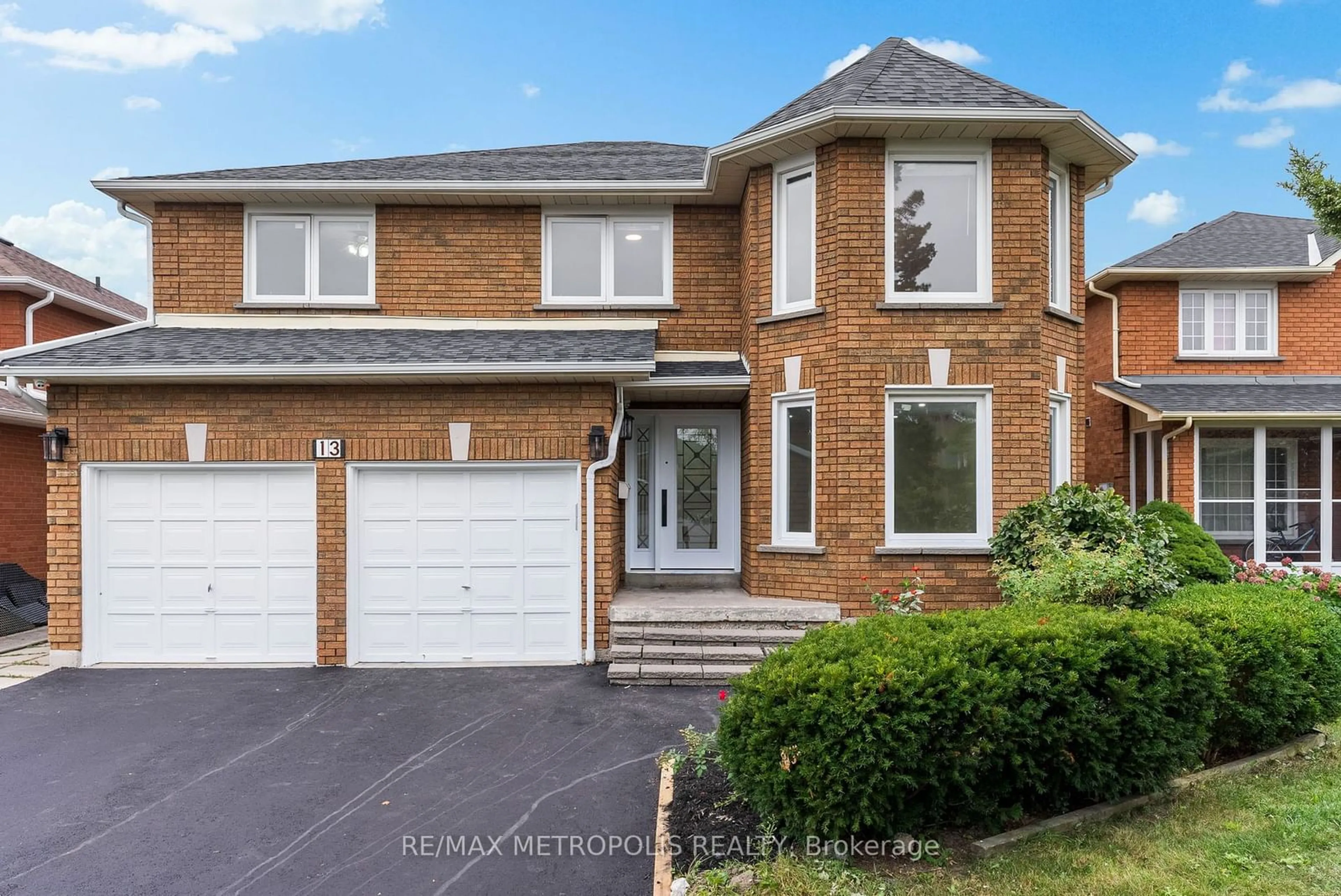 Frontside or backside of a home for 13 Hedgerow Ave, Brampton Ontario L6Y 3C7