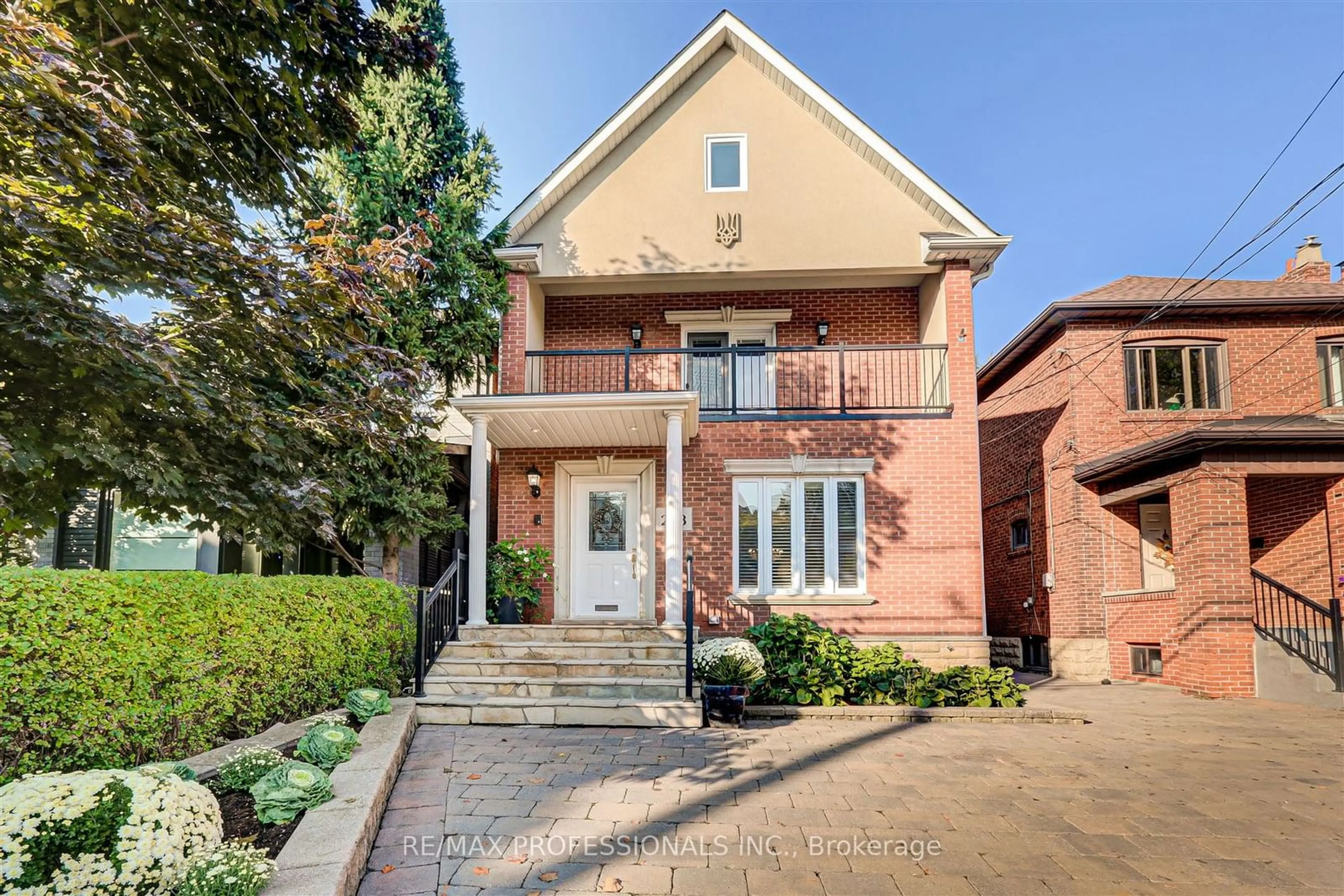 Home with brick exterior material for 258 Windermere Ave, Toronto Ontario M6S 3K5