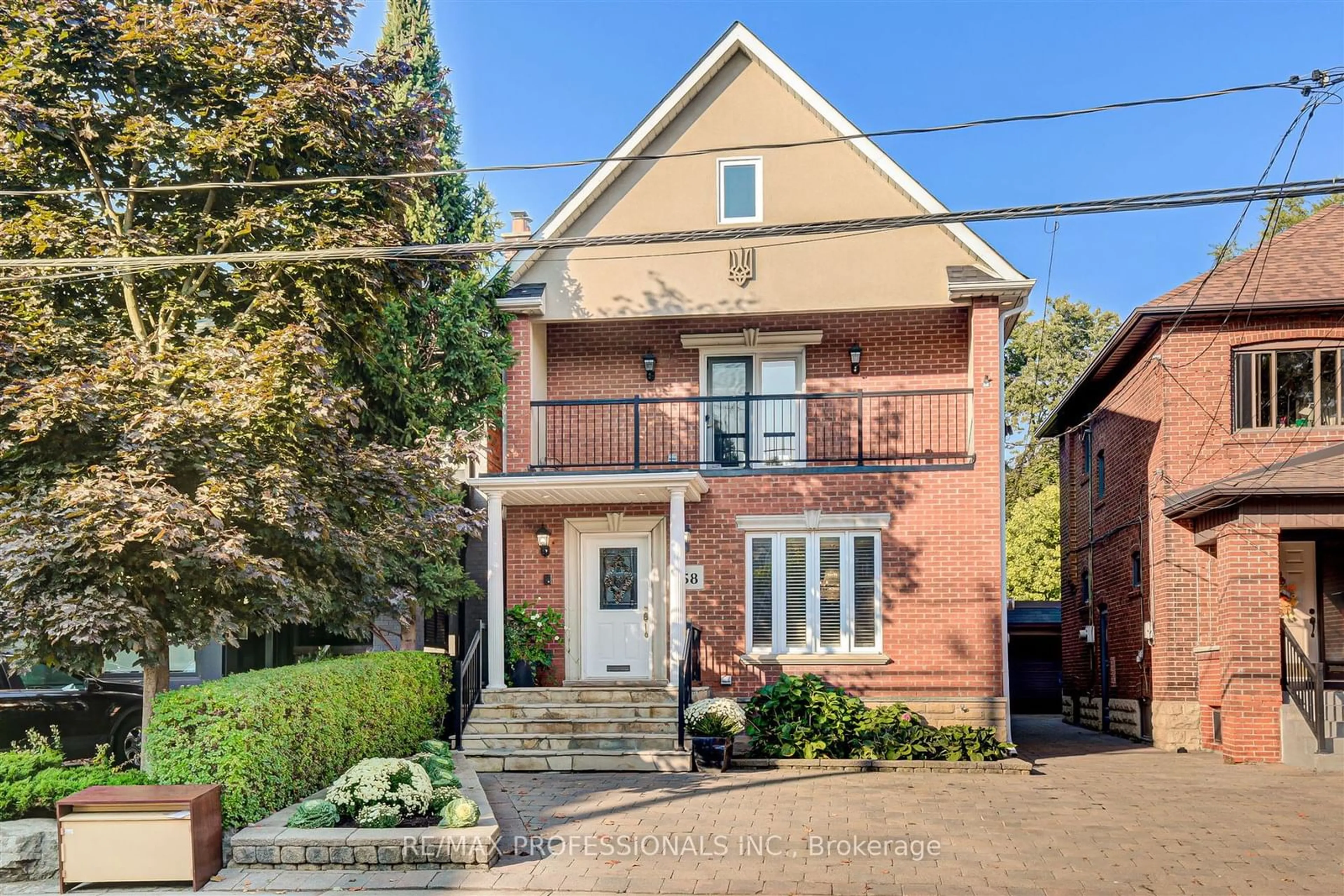 Frontside or backside of a home, cottage for 258 Windermere Ave, Toronto Ontario M6S 3K5