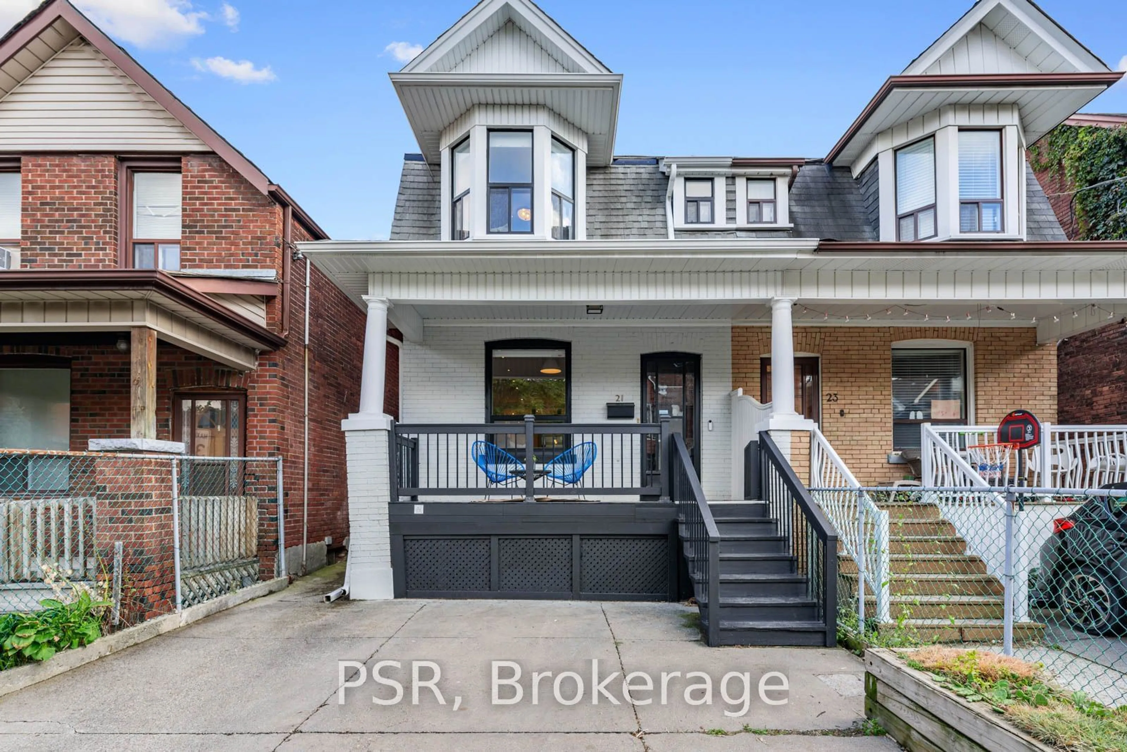 Frontside or backside of a home for 21 Burnfield Ave, Toronto Ontario M6G 1Y4