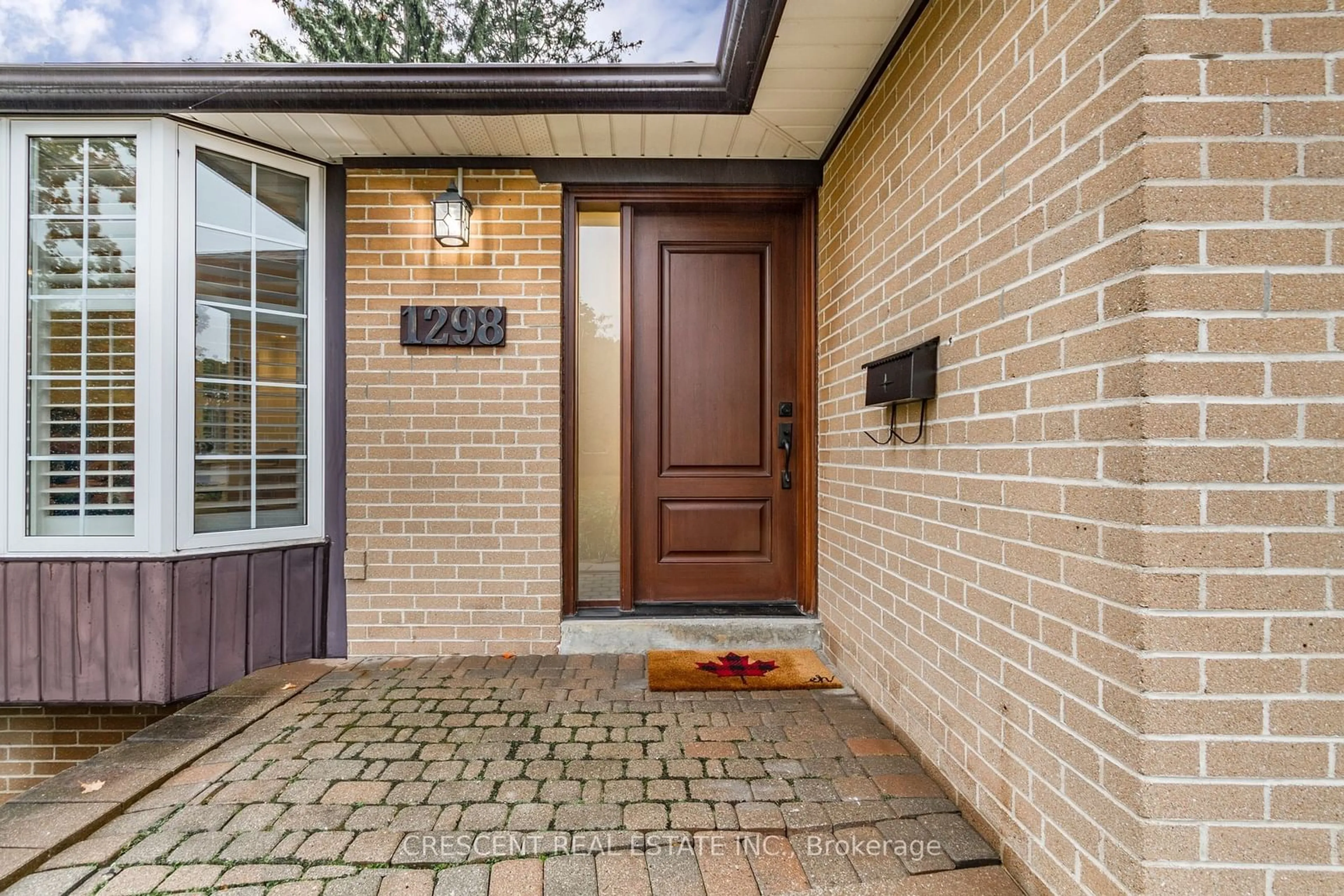 Home with brick exterior material for 1298 Lewisham Dr, Mississauga Ontario L5J 3P9