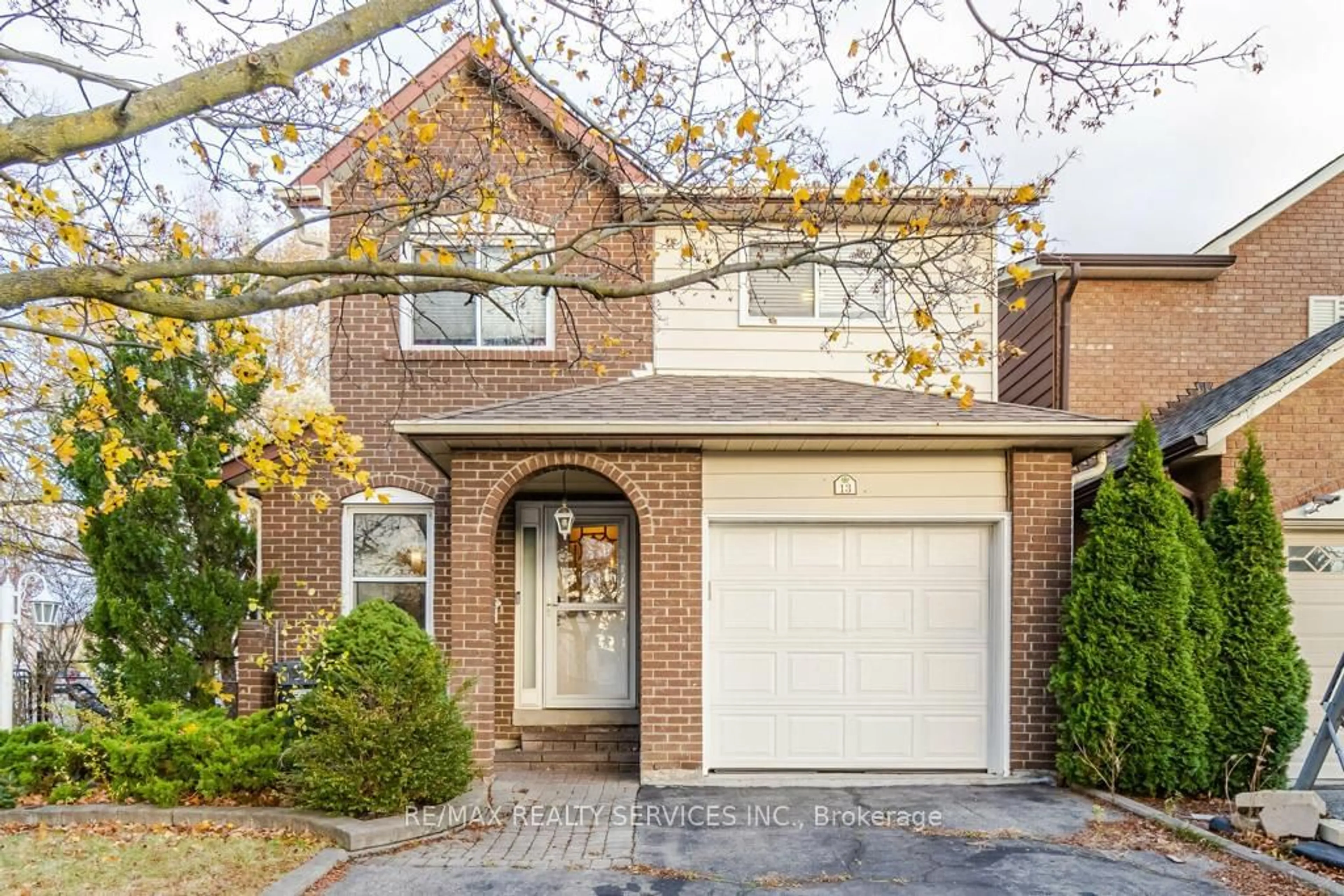 Home with brick exterior material for 13 Weybridge Tr, Brampton Ontario L6V 3S3