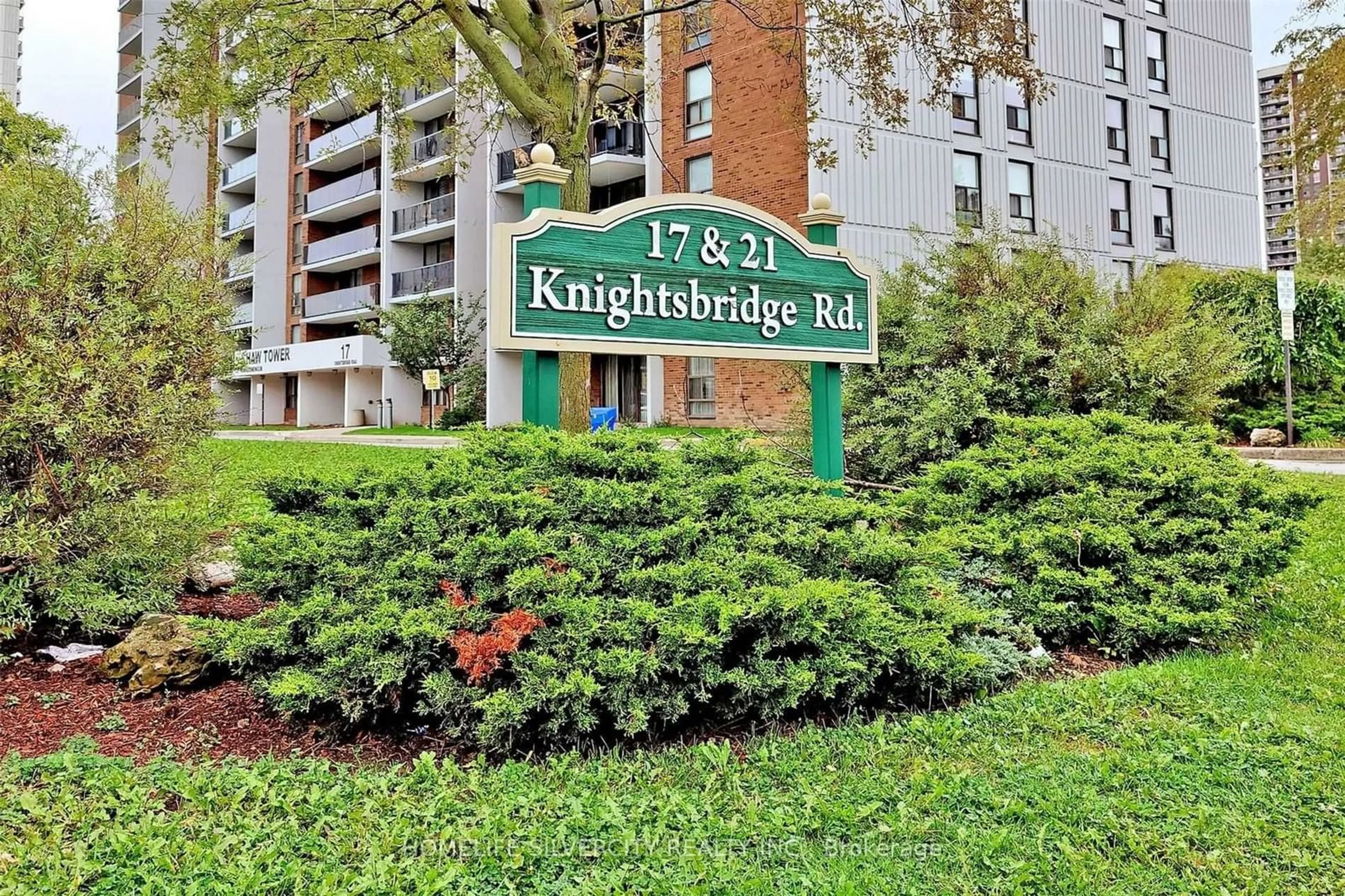 A pic from exterior of the house or condo for 17 Knightsbridge Rd #904, Brampton Ontario L6T 3X9