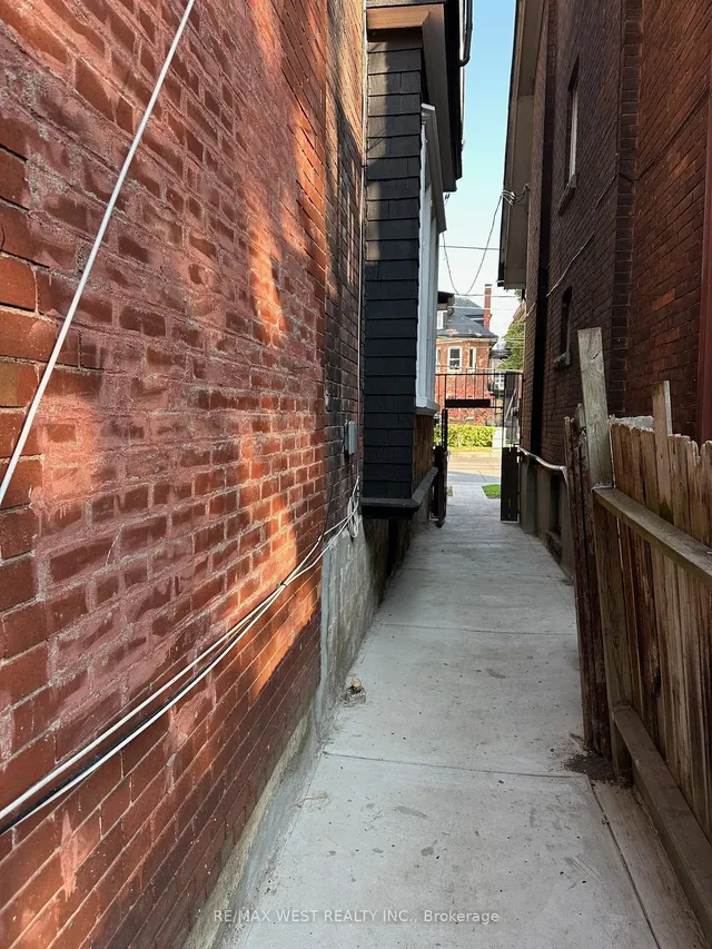 Additional property image - 1377 King St