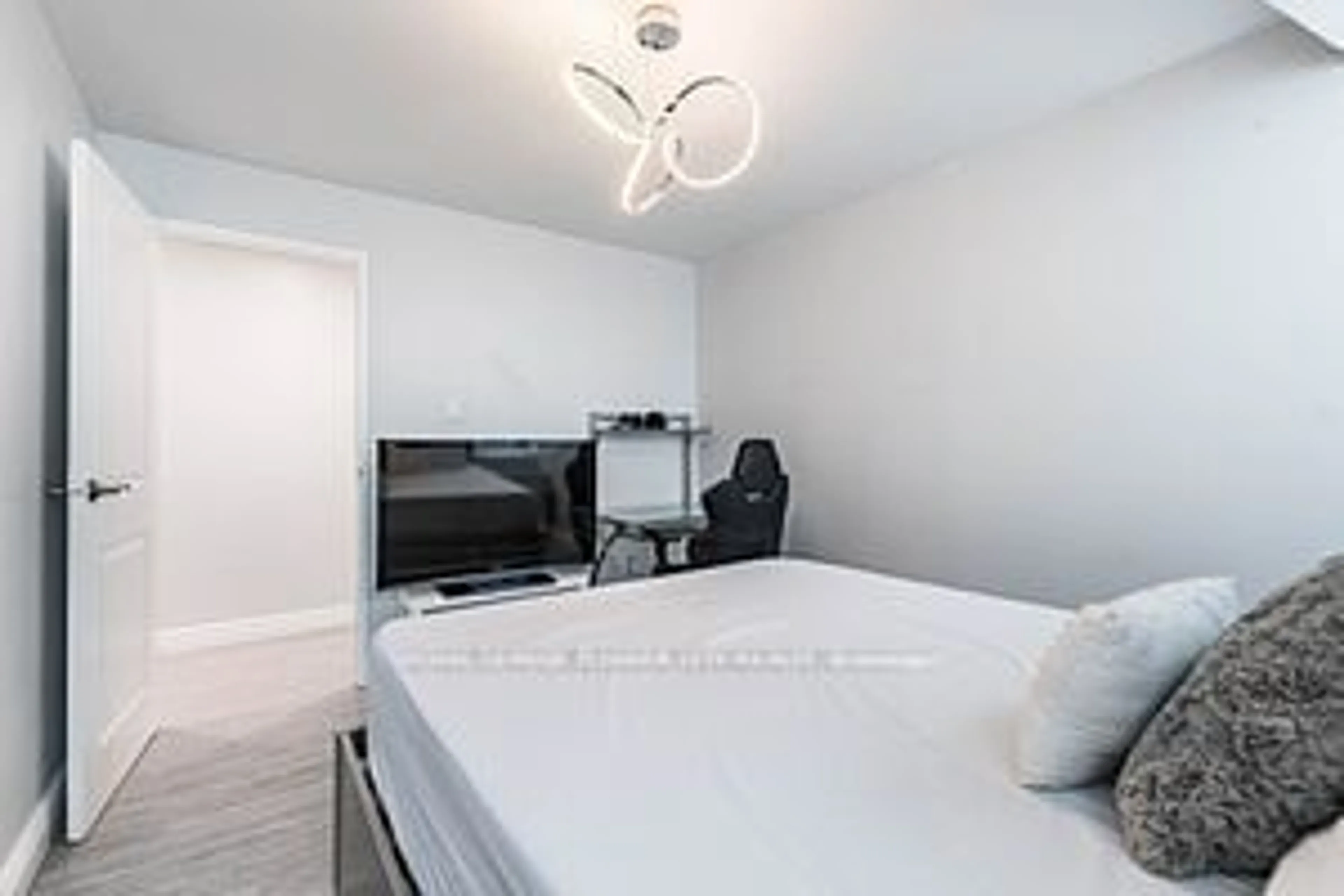 A pic of a room for 3650 Kaneff Cres #1407, Mississauga Ontario L5A 4A1