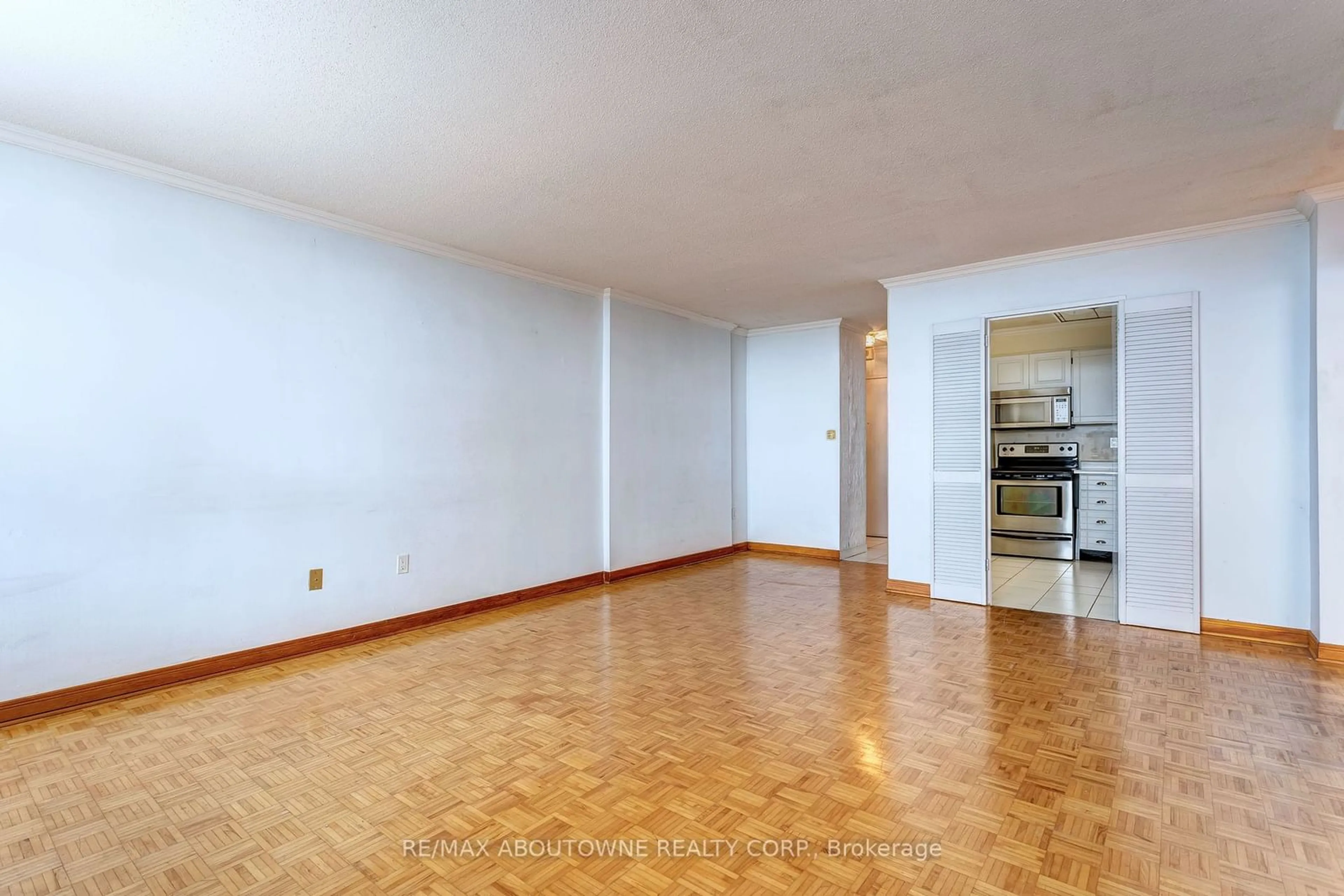 A pic of a room, wood floors for 2263 Marine Dr #1006, Oakville Ontario L6L 5K1