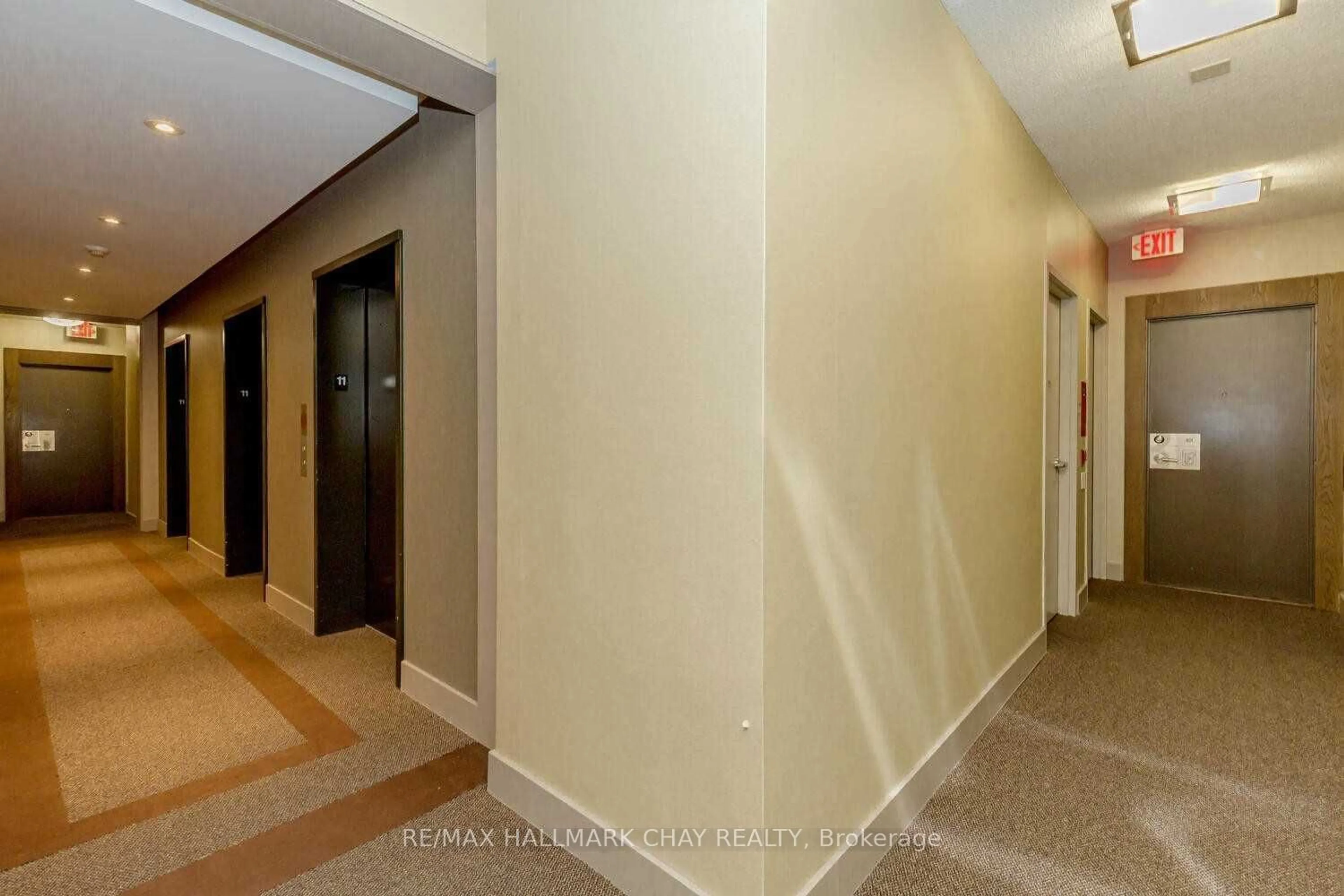 Indoor foyer for 4099 Brickstone Mews #1101, Mississauga Ontario L5B 0G2