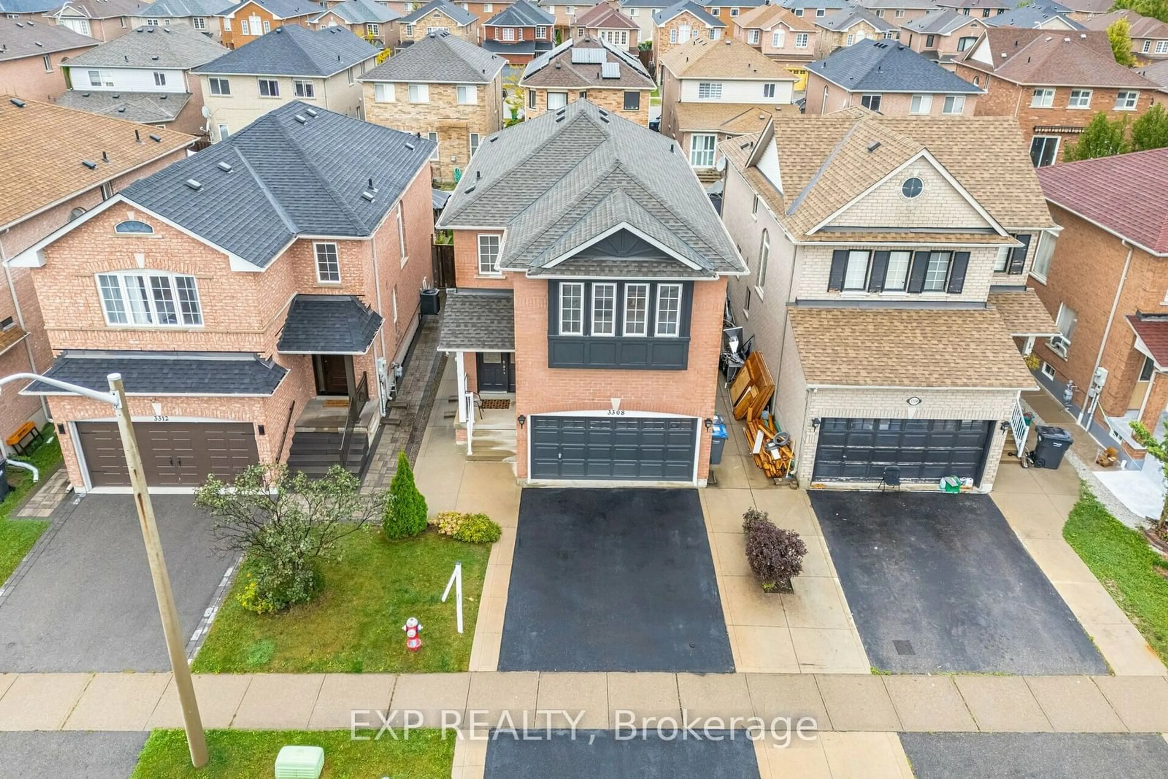 Frontside or backside of a home for 3308 Raindance Cres, Mississauga Ontario L5N 8L7