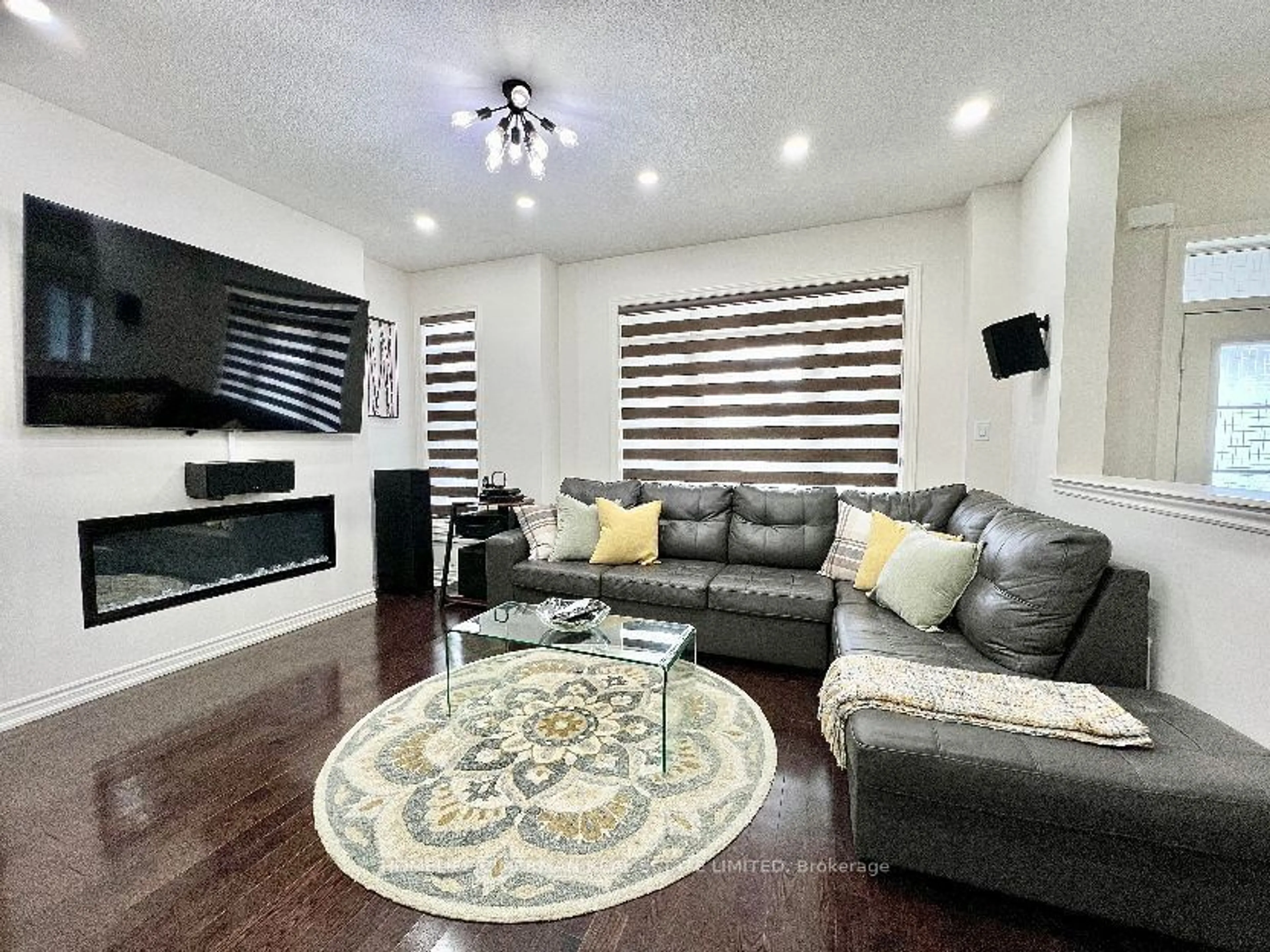 Living room for 50 Block Rd, Brampton Ontario L7A 5B3