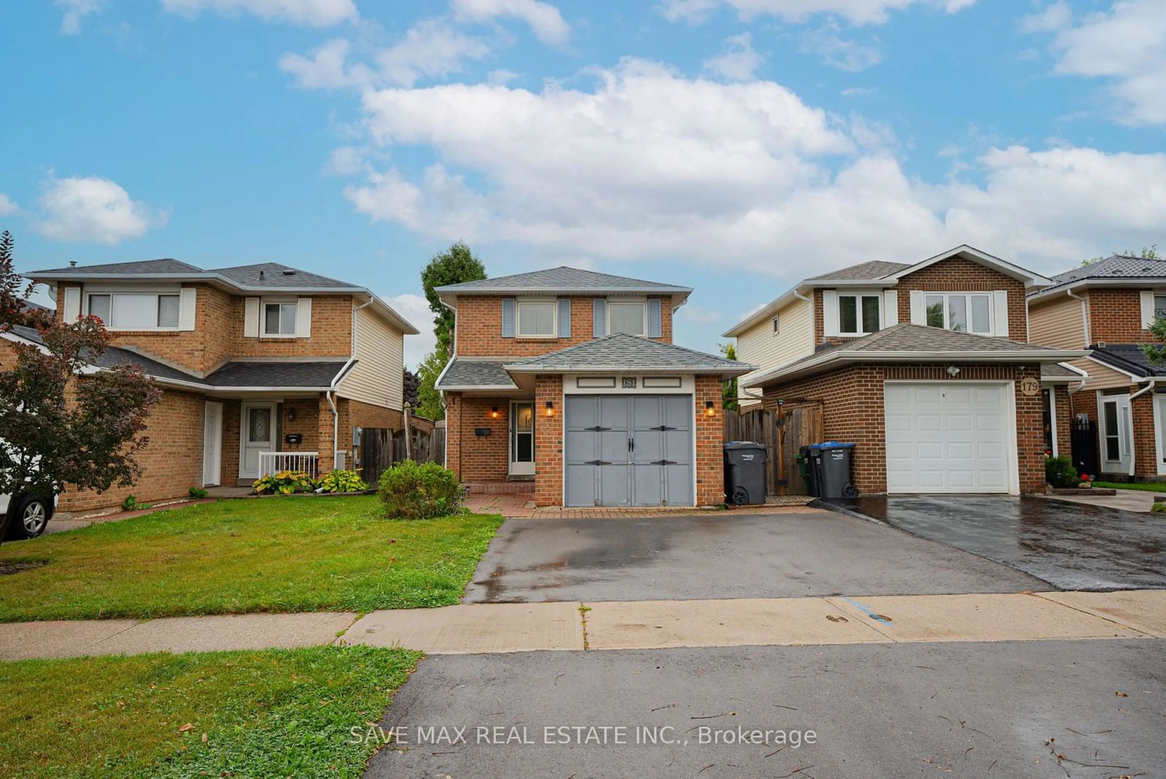 Frontside or backside of a home for 181 Sunforest Dr, Brampton Ontario L6Z 2B5