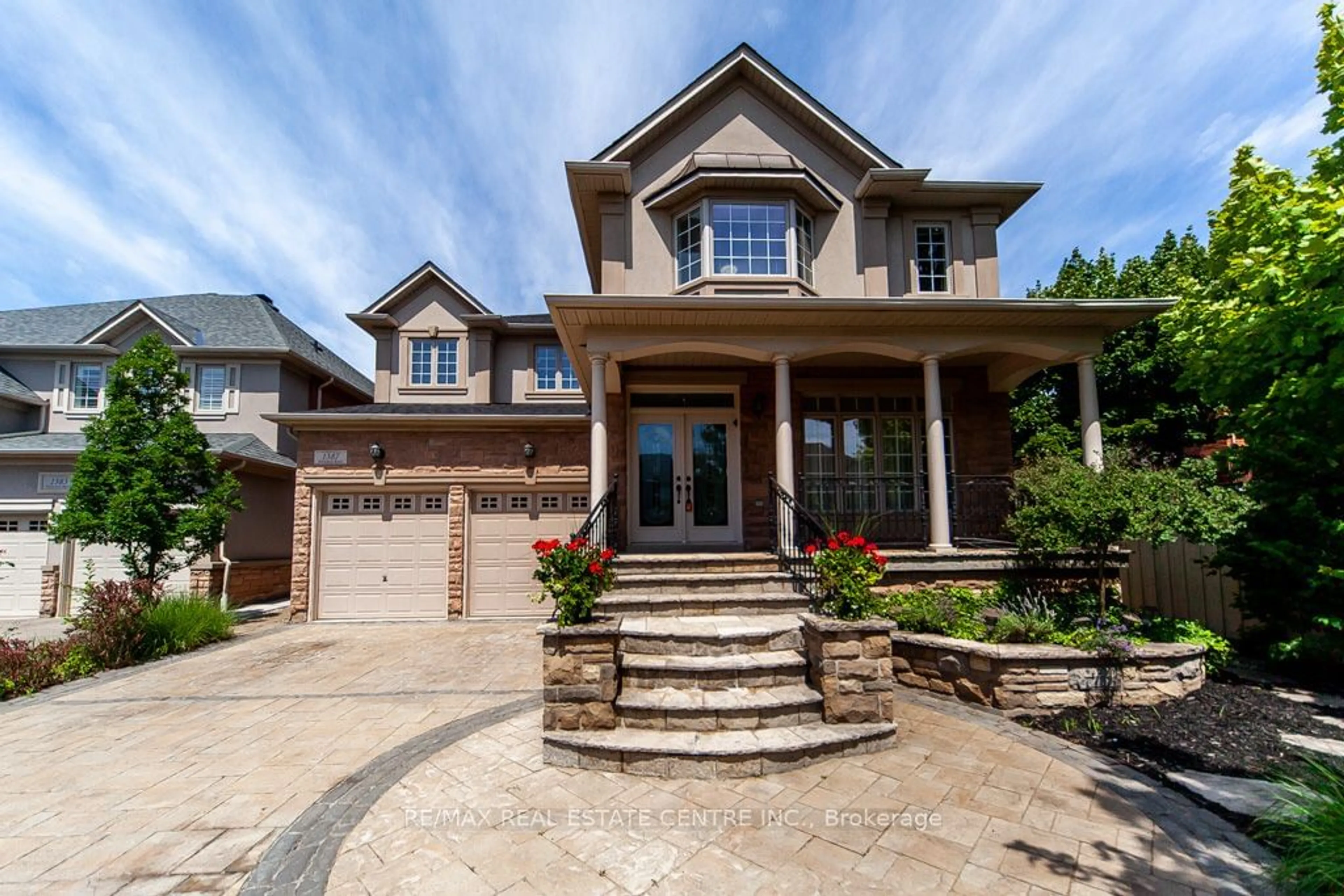 Frontside or backside of a home for 1387 Ferncrest Rd, Oakville Ontario L6H 7W2