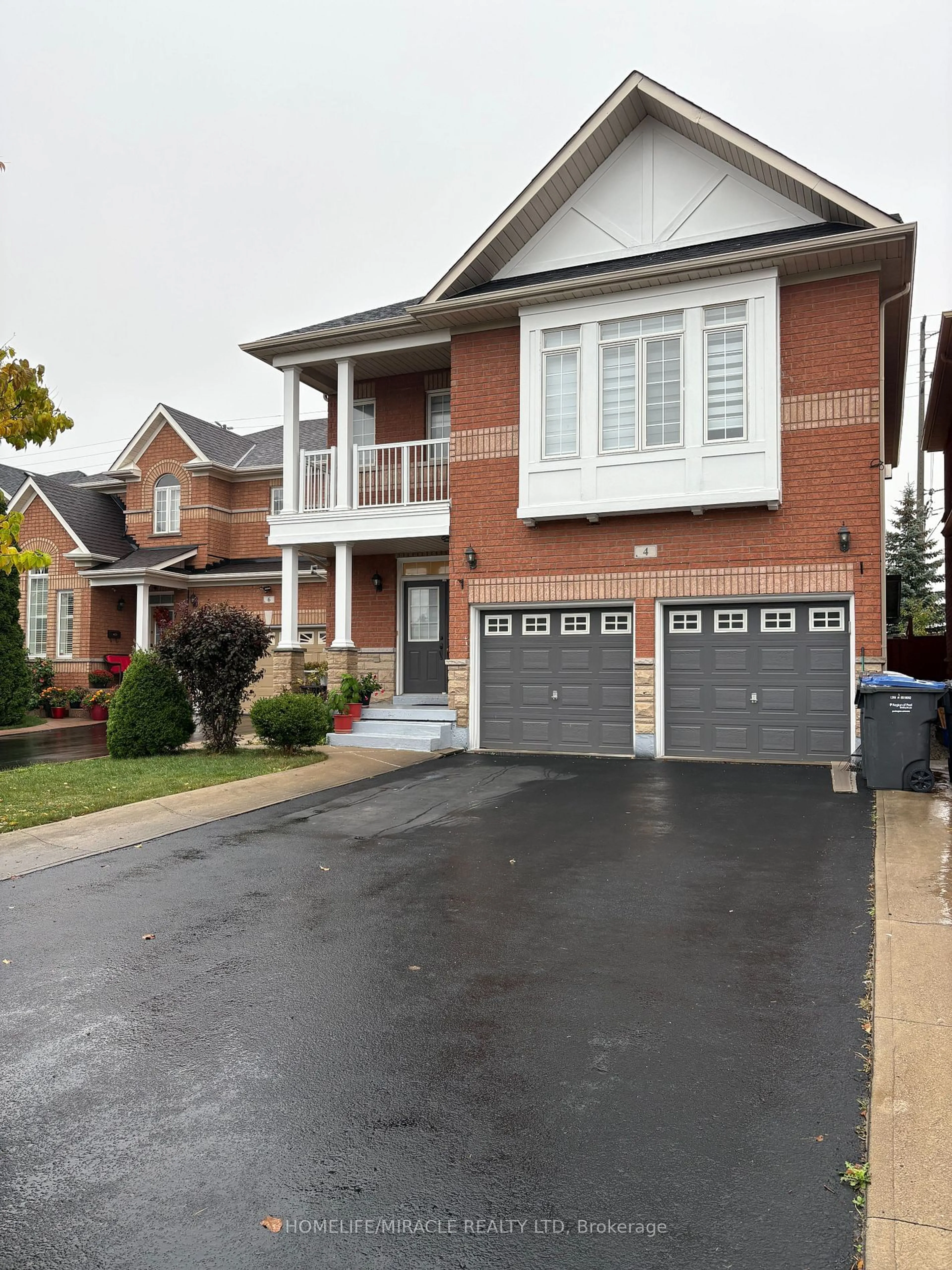 Home with brick exterior material for 4 Princefield Pl, Brampton Ontario L6R 0E4