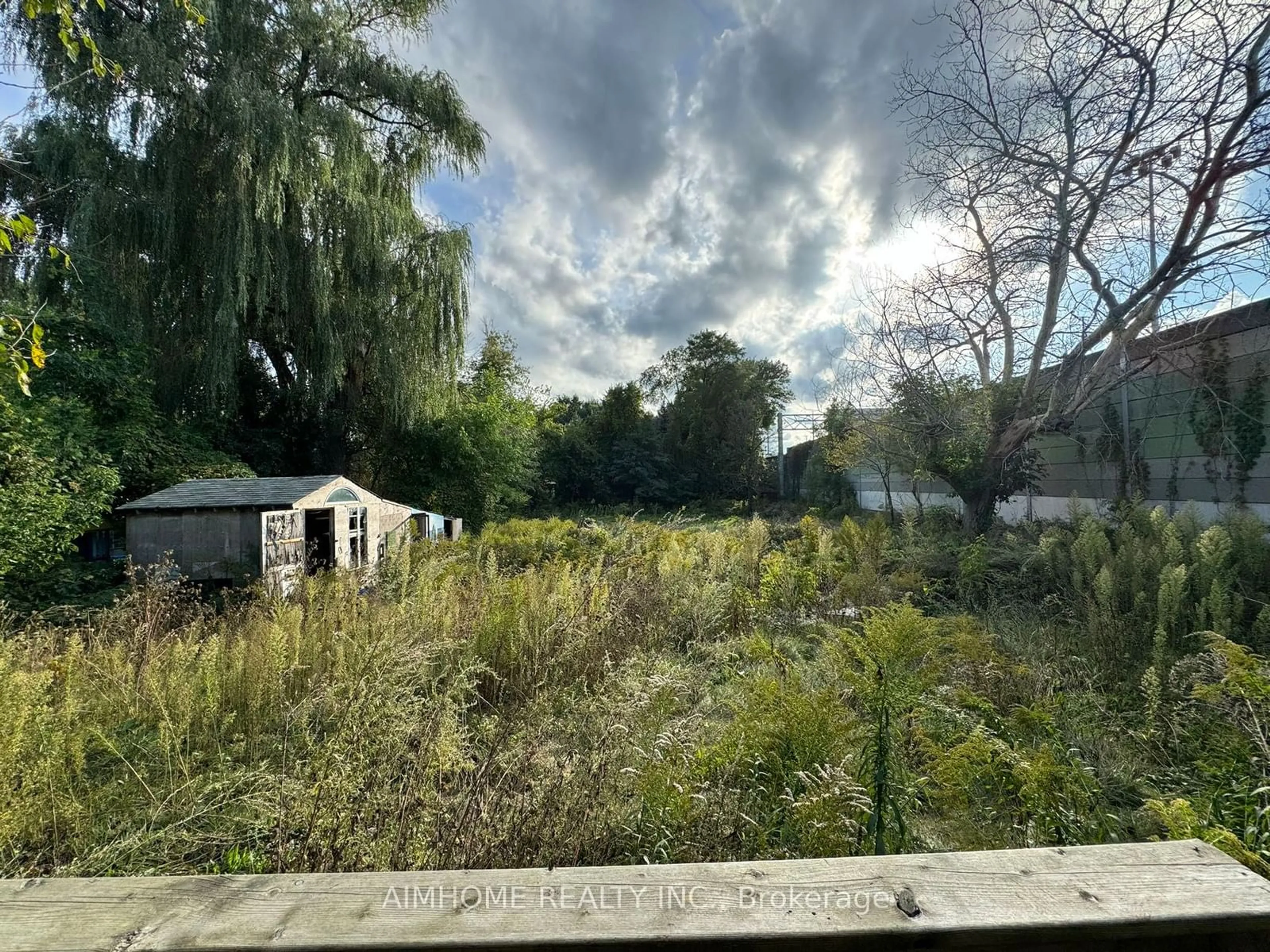 Shed for 1654 Glenburnie Rd, Mississauga Ontario L5G 3E5