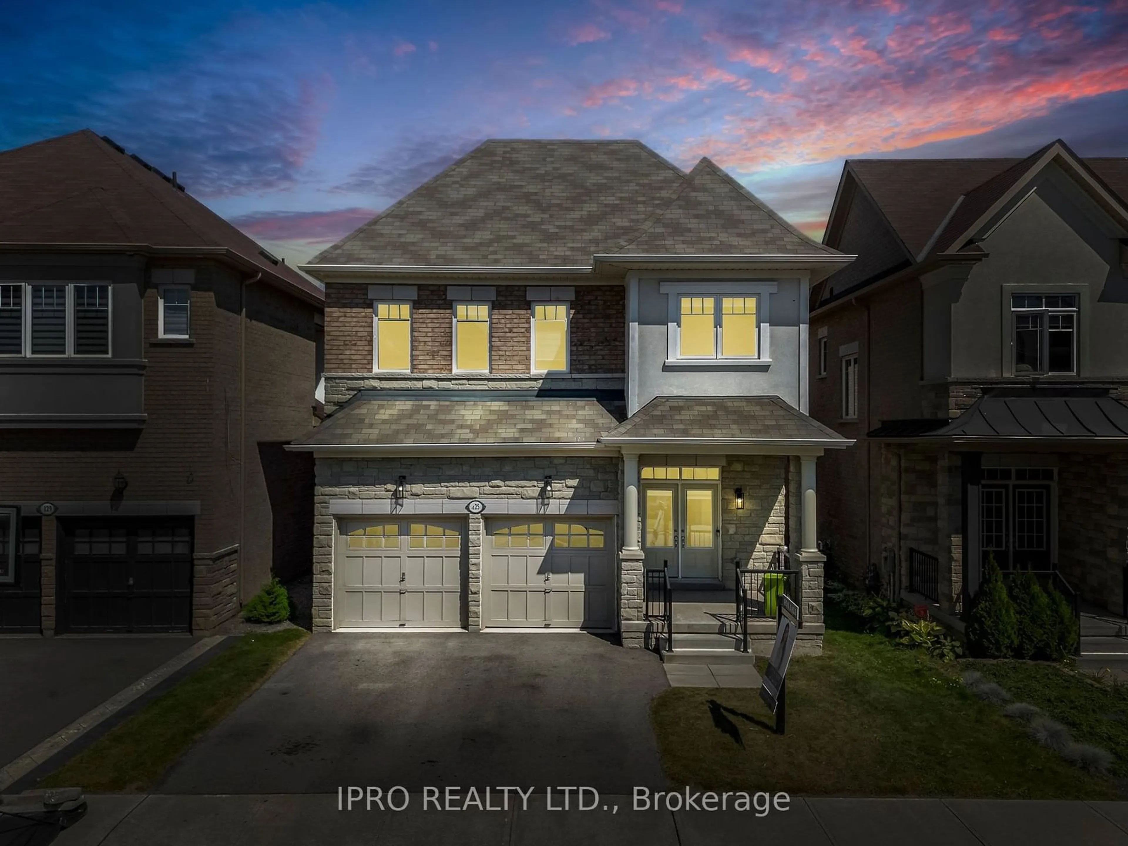 Frontside or backside of a home for 125 Waterview Common Crt, Oakville Ontario L6L 0E7