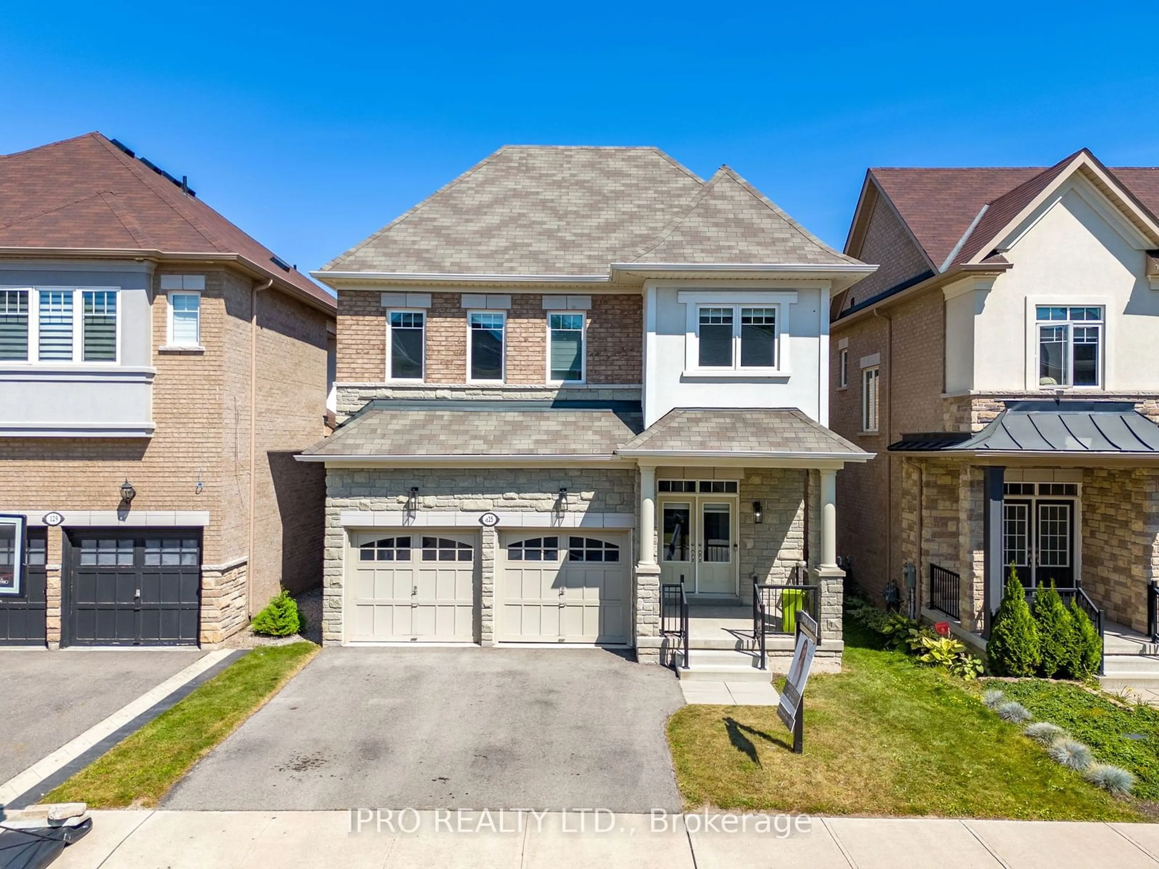 Frontside or backside of a home for 125 Waterview Common Crt, Oakville Ontario L6L 0E7