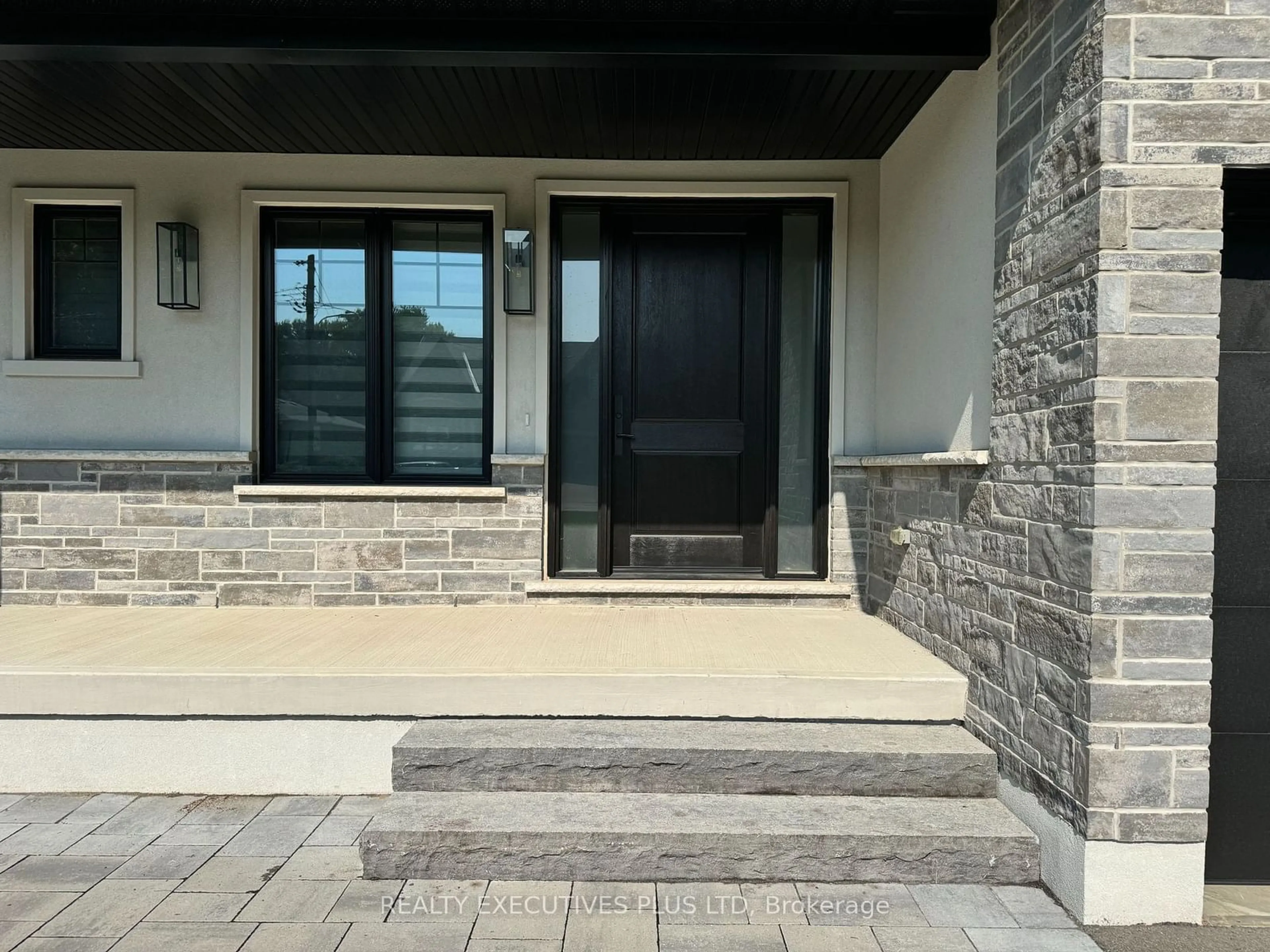 Indoor entryway, cement floor for 3 Larry St, Caledon Ontario L7C 1K6