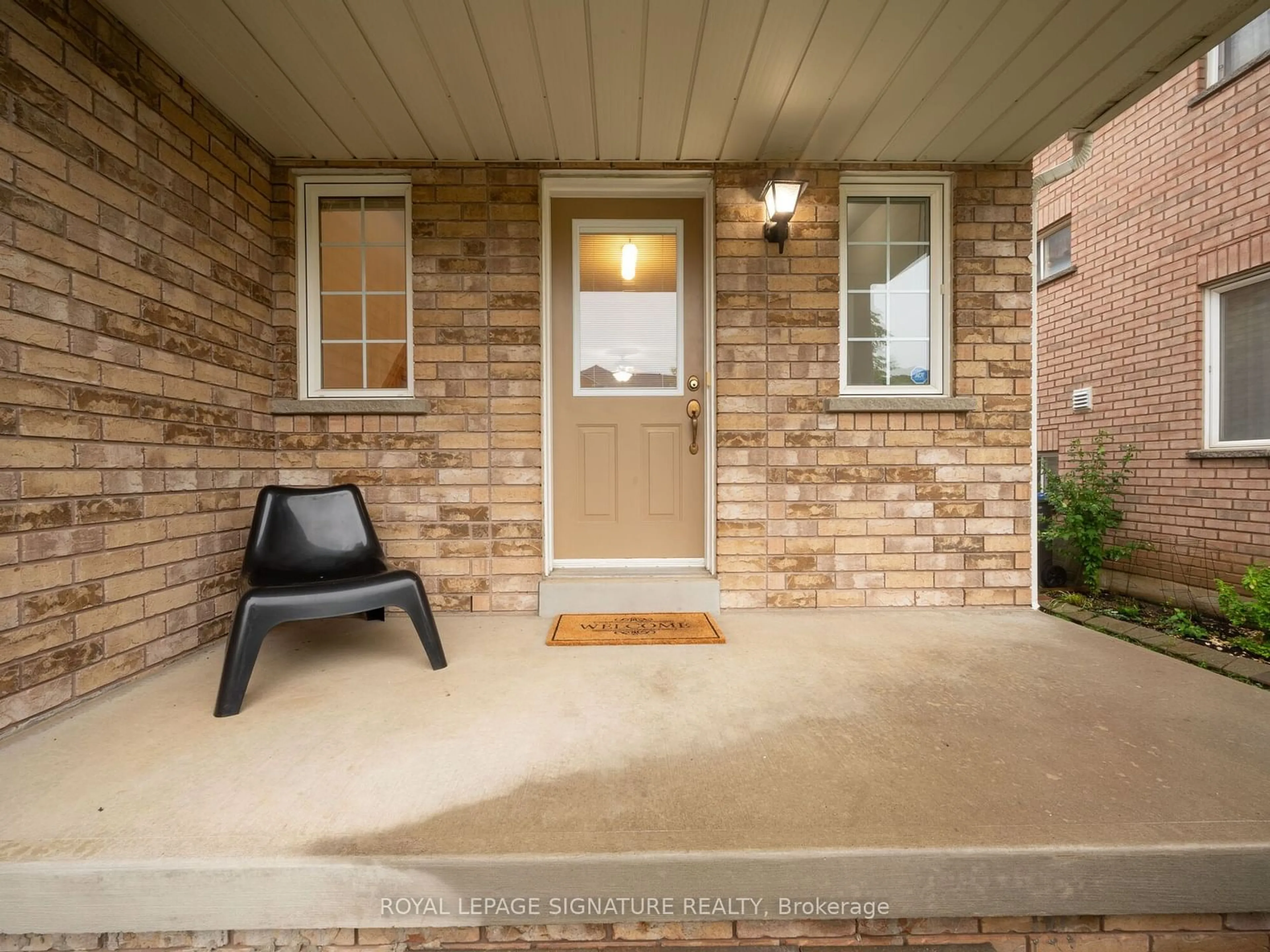 Indoor entryway for 12 Butterchurn Rd, Brampton Ontario L6X 4V1