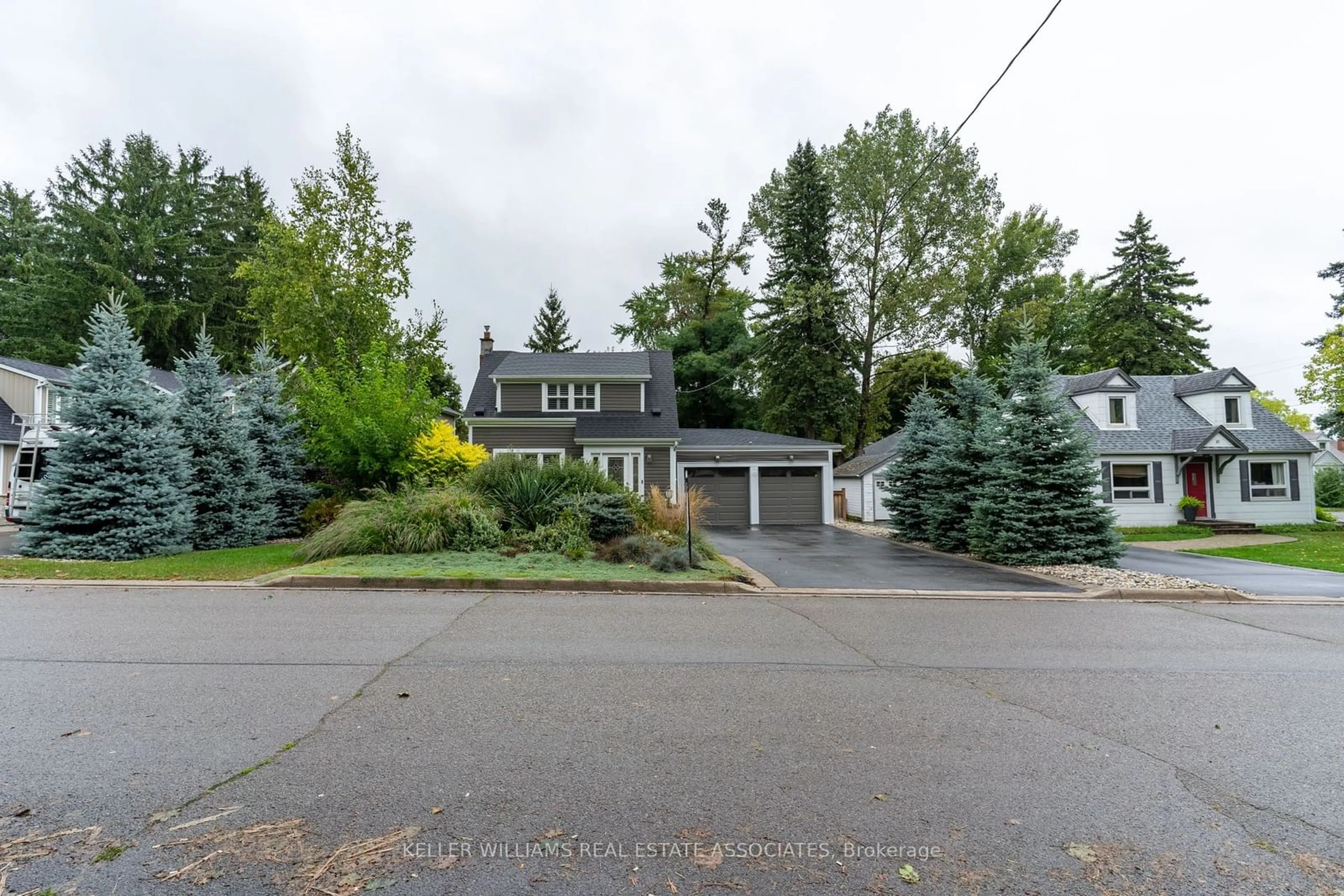 Street view for 19 Union St, Halton Hills Ontario L7G 3M1