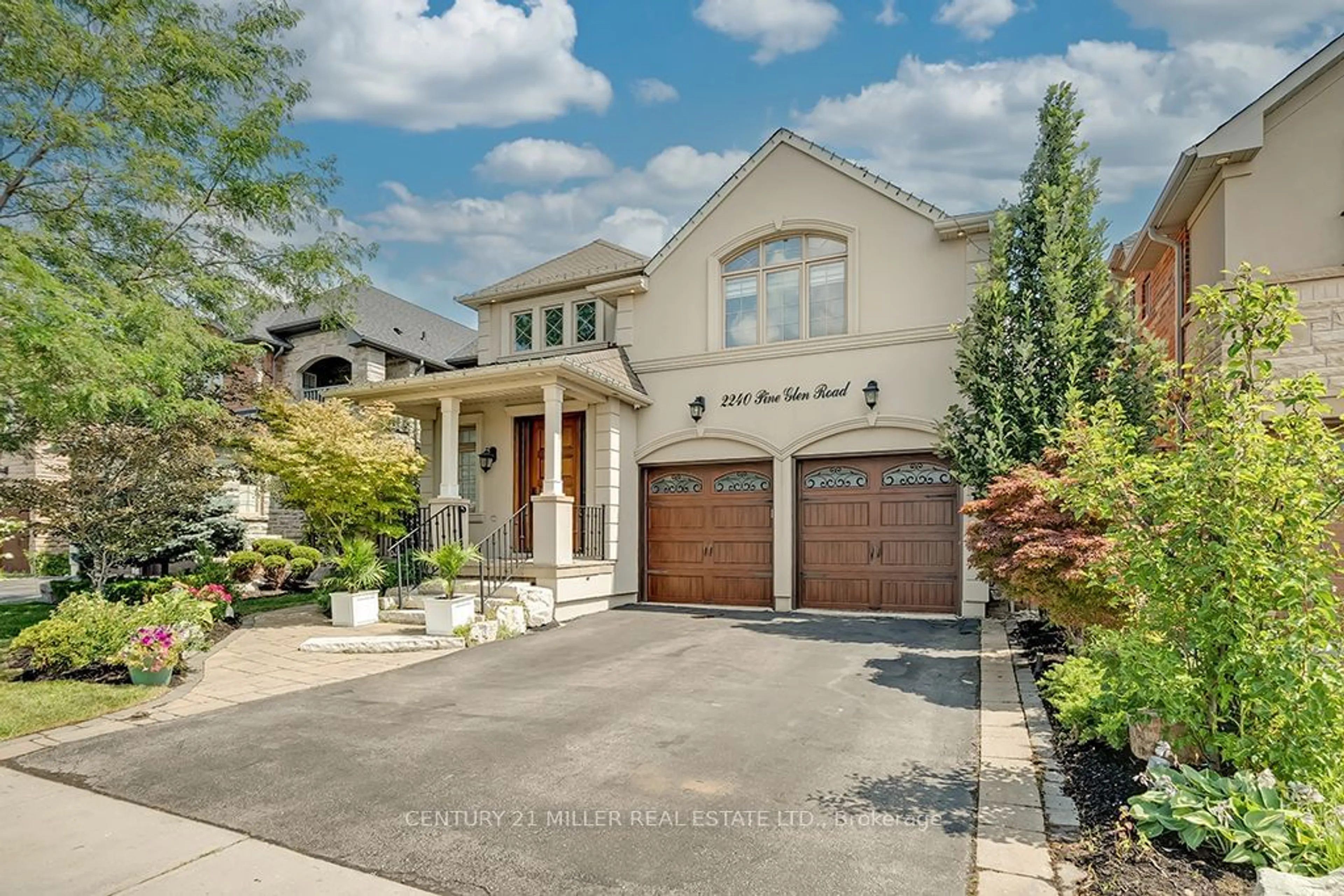 Frontside or backside of a home for 2240 Pine Glen Rd, Oakville Ontario L6M 0G5