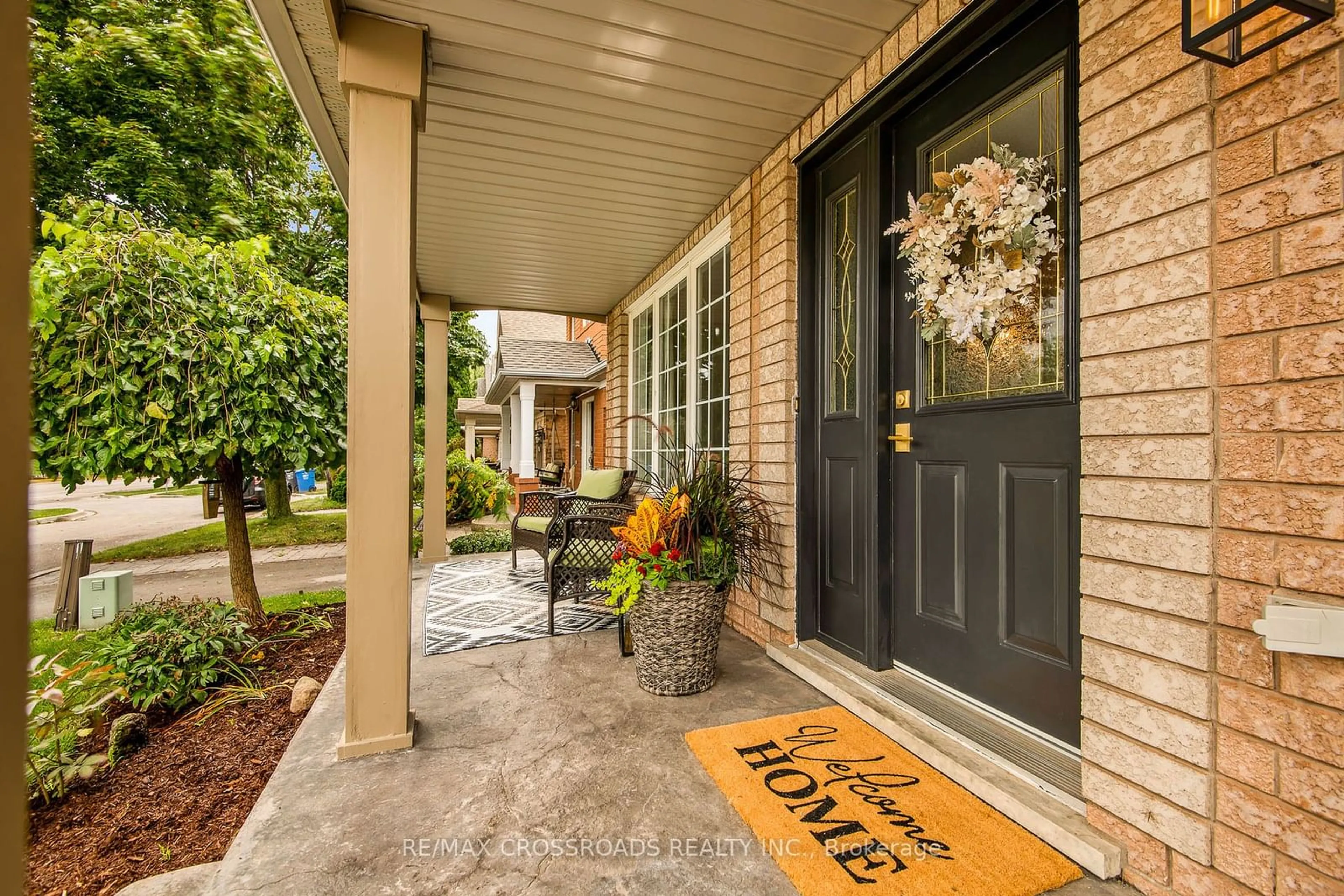 Indoor entryway for 2318 Proudfoot Tr, Oakville Ontario L6M 3Y2