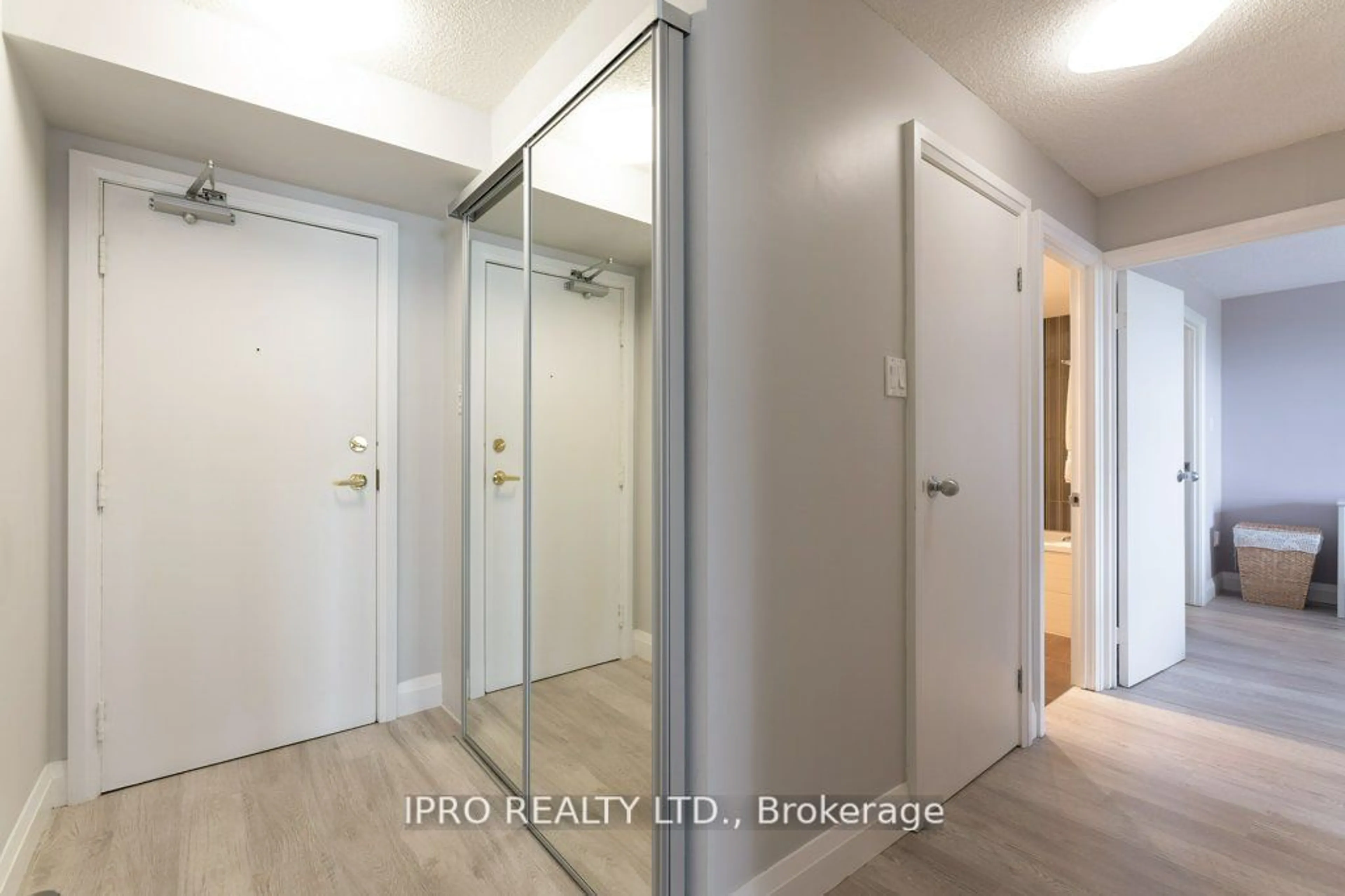 Indoor entryway, unknown floor for 3845 Lake Shore Blvd #1407, Toronto Ontario M8W 4Y3