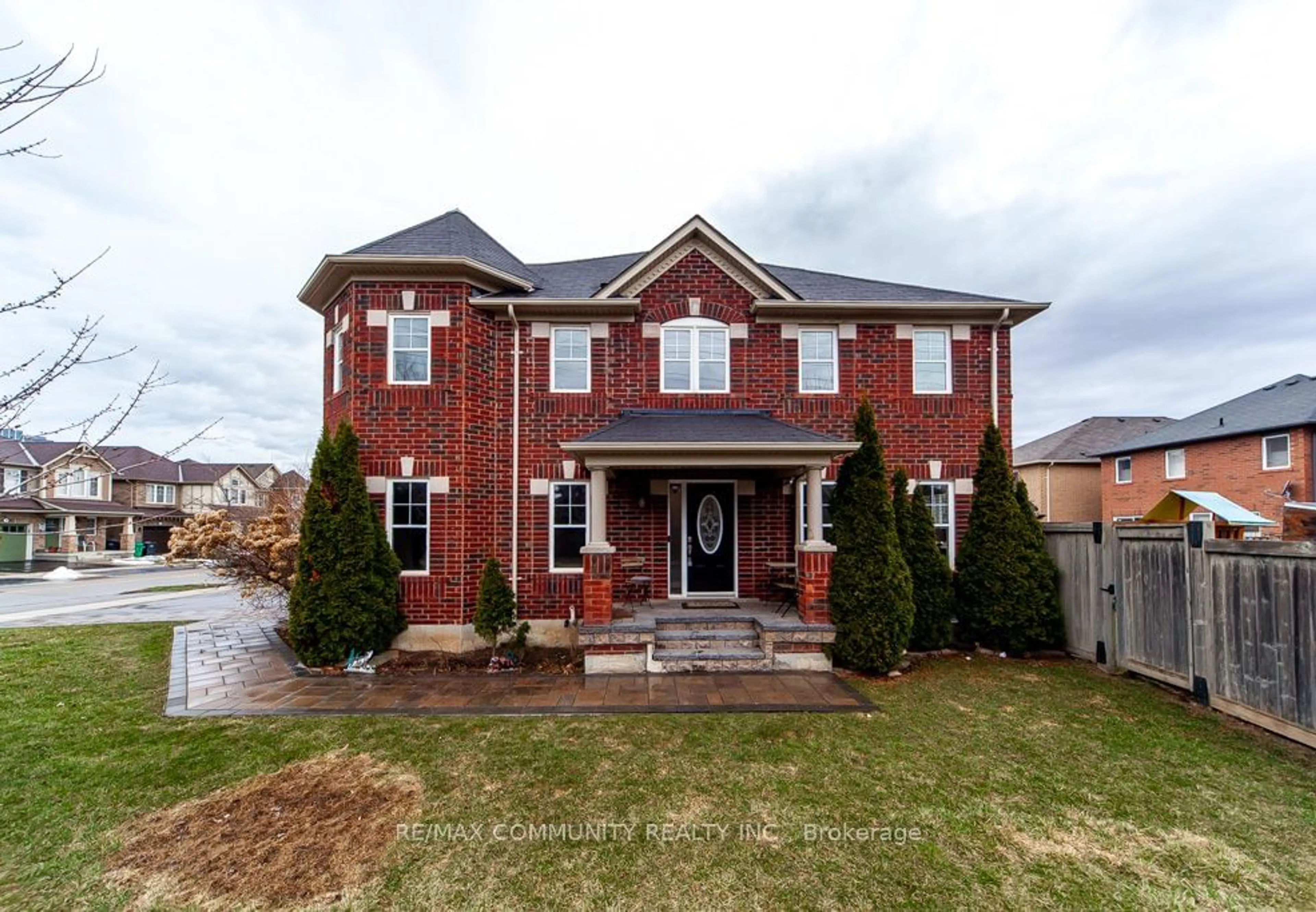 Home with brick exterior material for 2 Dulverton Dr, Brampton Ontario L7A 0P3