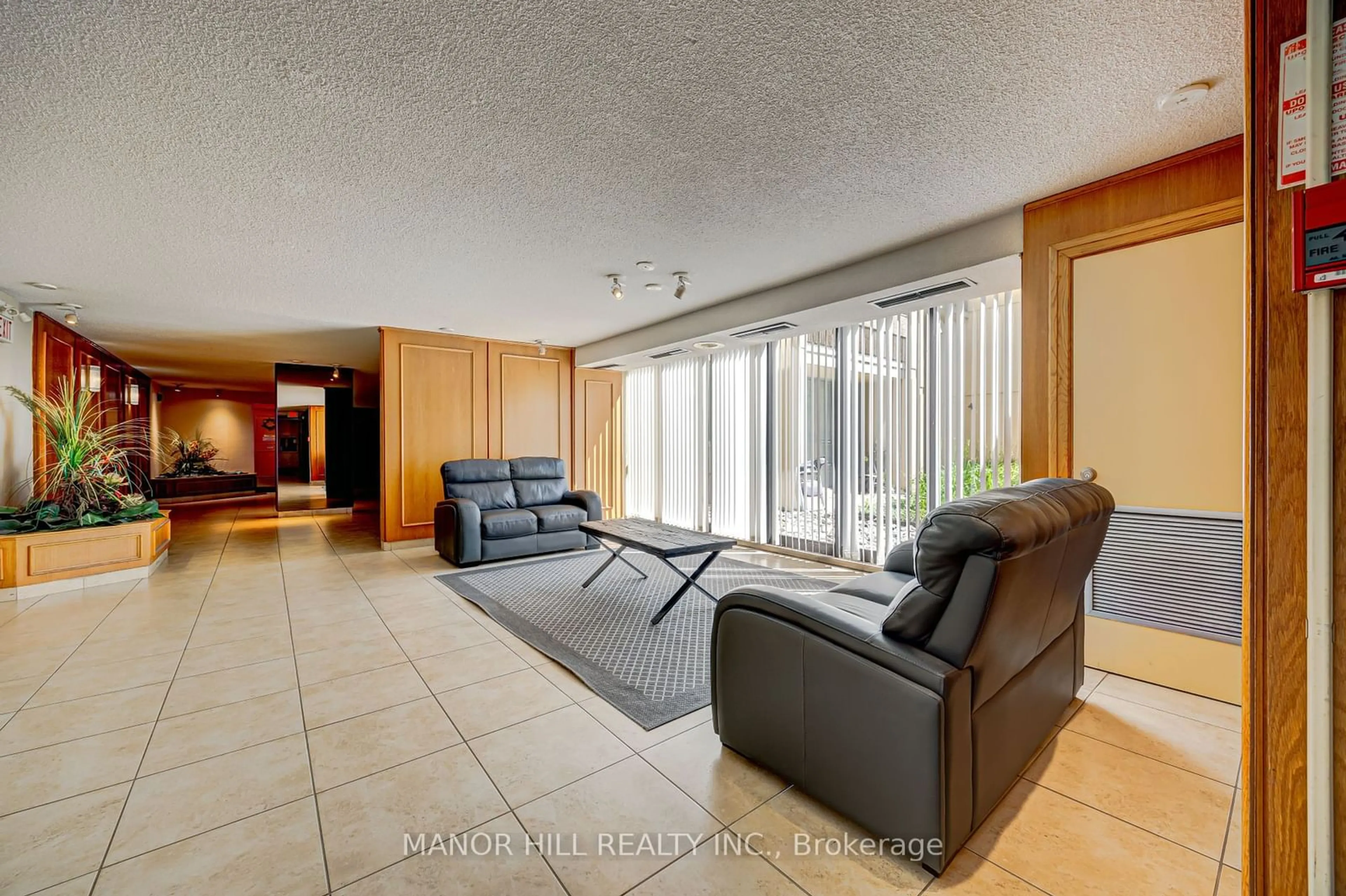 Indoor lobby, wood floors for 1300 Marlborough Crt #523, Oakville Ontario L6H 2S2