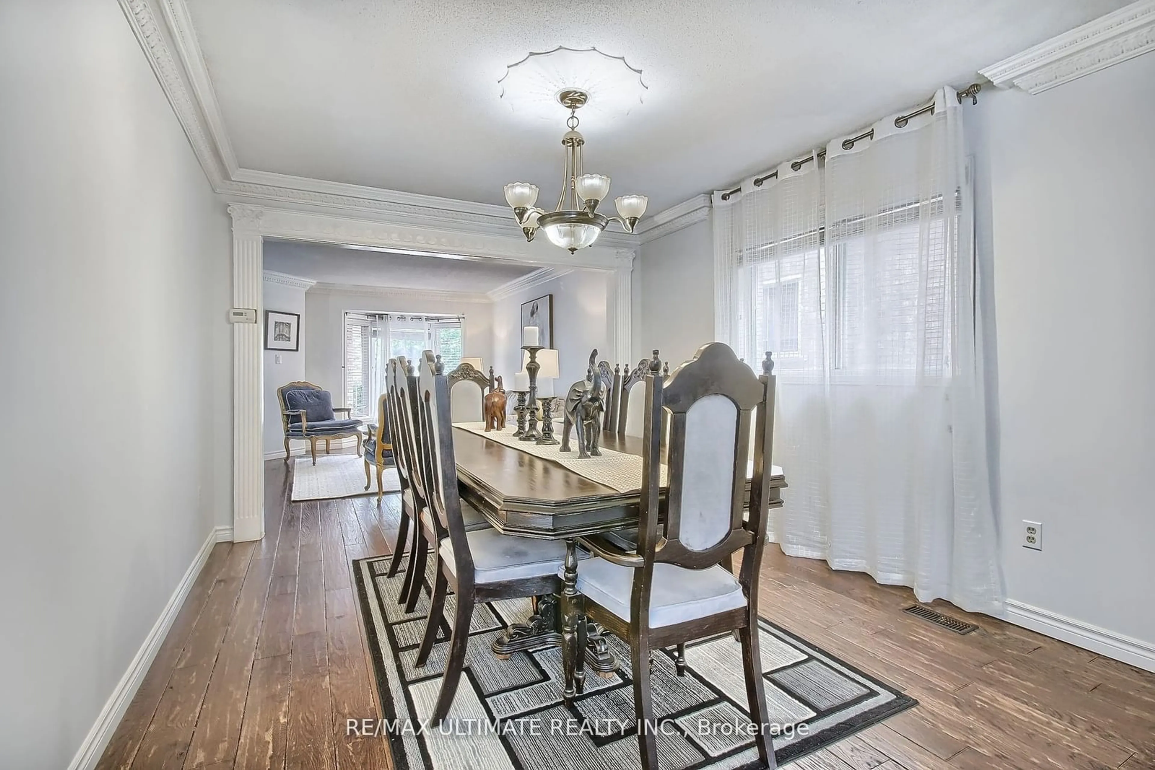 Dining room, unknown for 559 Avonwick Ave, Mississauga Ontario L5R 3M7