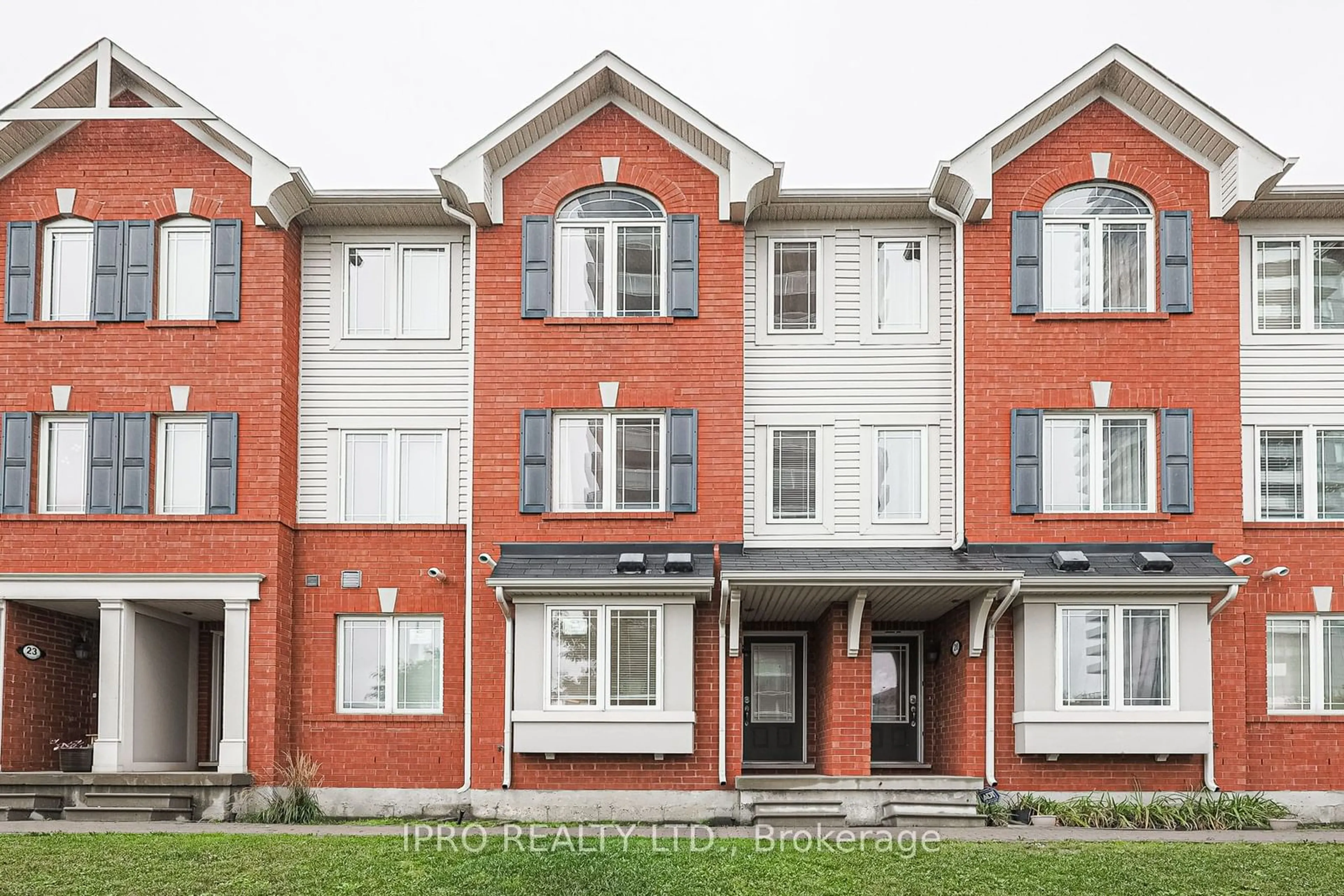 A pic from exterior of the house or condo for 50 Hillcrest Ave #21, Brampton Ontario L6W 0B1