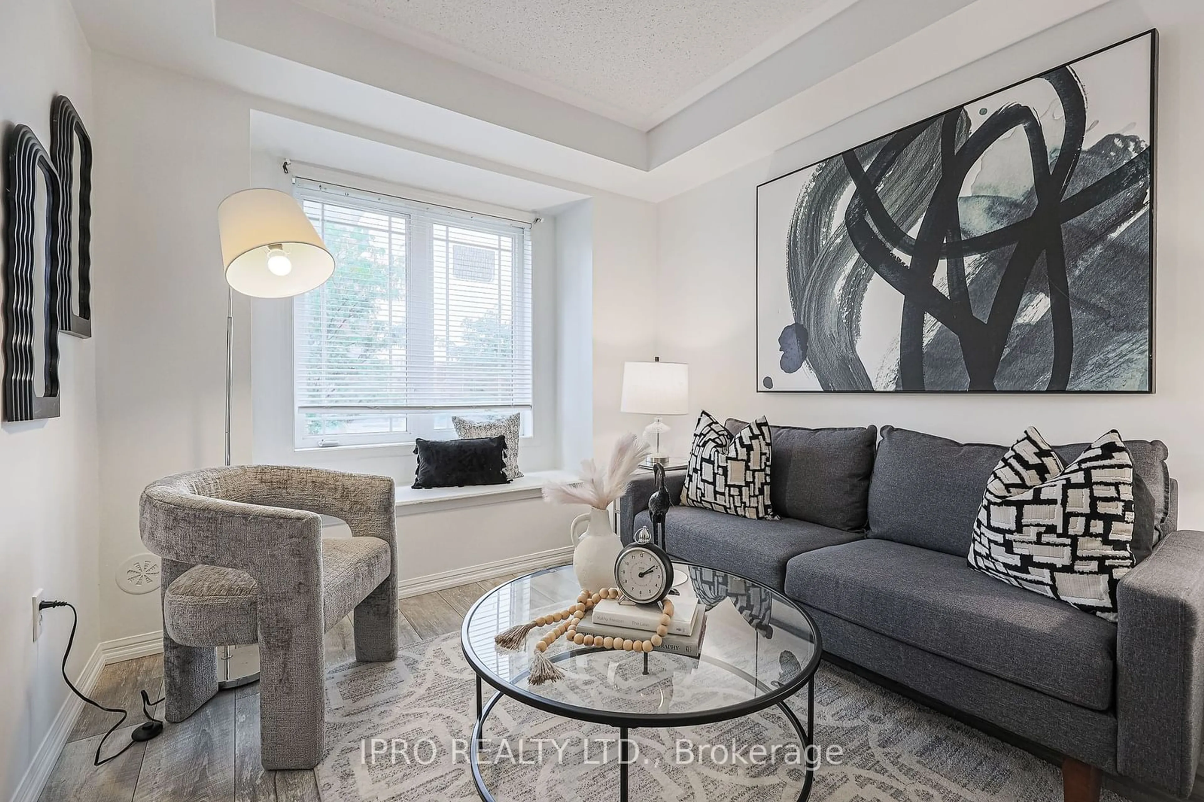 Living room for 50 Hillcrest Ave #21, Brampton Ontario L6W 0B1