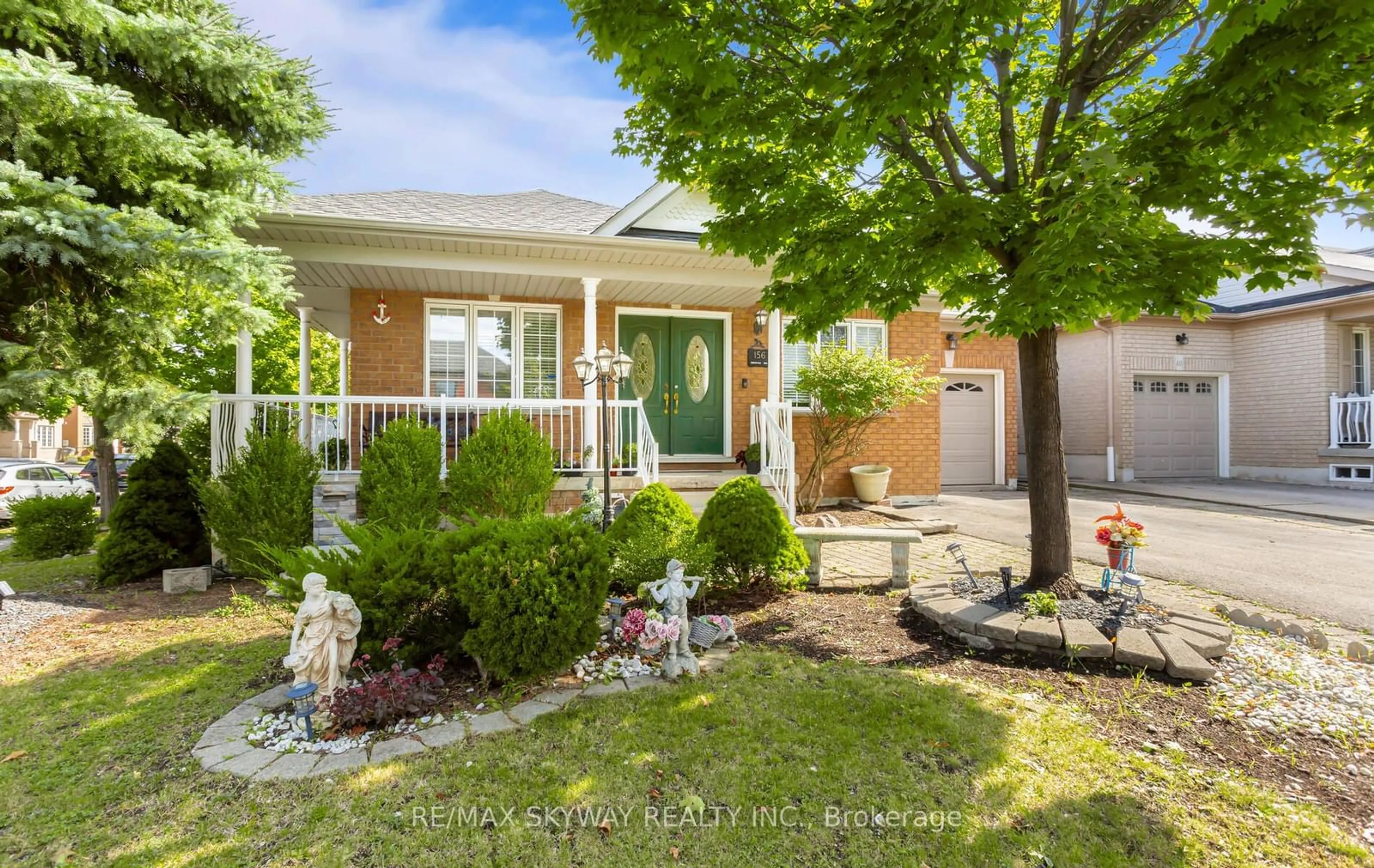 Frontside or backside of a home for 156 Barleyfield Rd, Brampton Ontario L6R 2K3