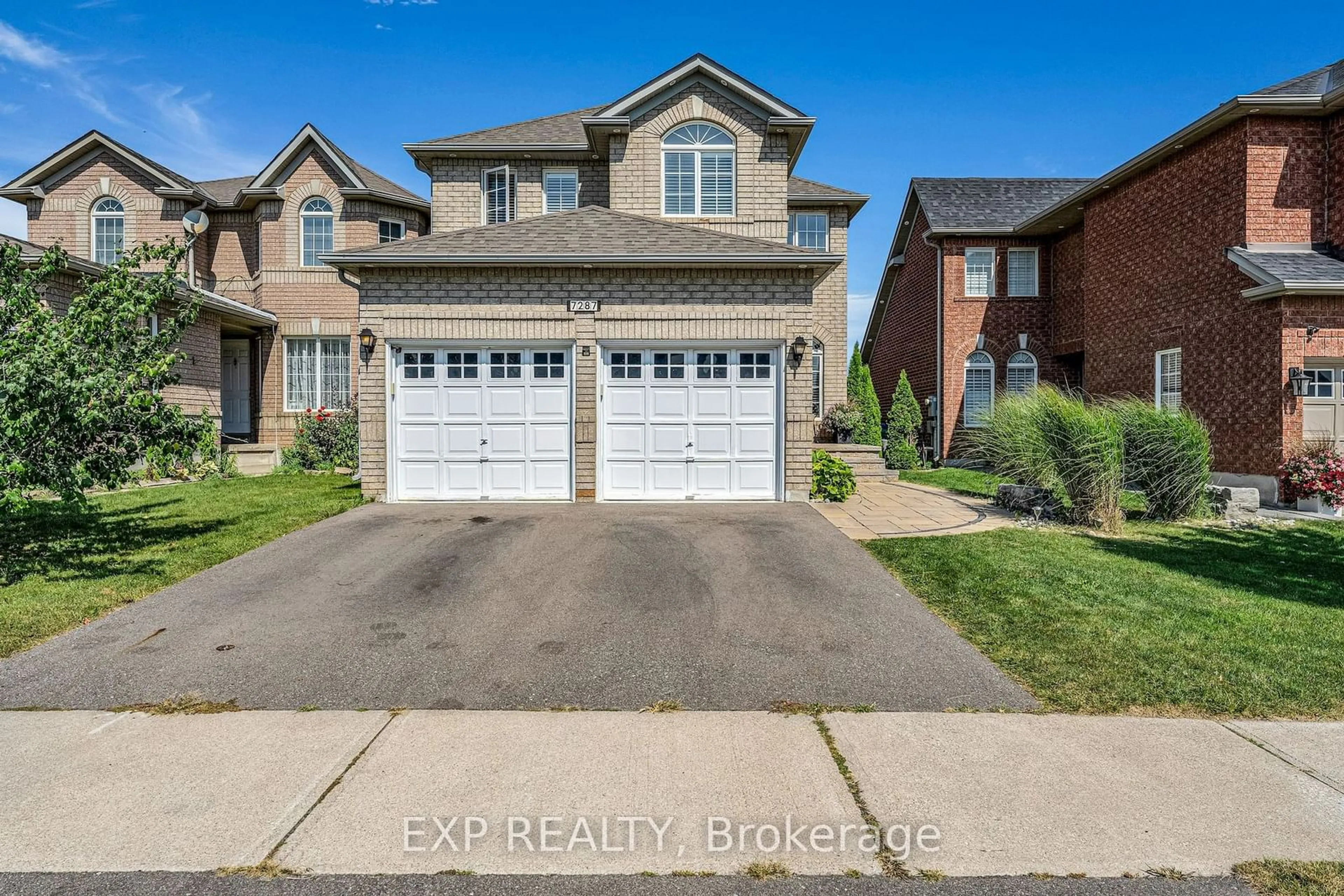 Frontside or backside of a home, the street view for 7287 Aldercrest Dr, Mississauga Ontario L5N 7N8