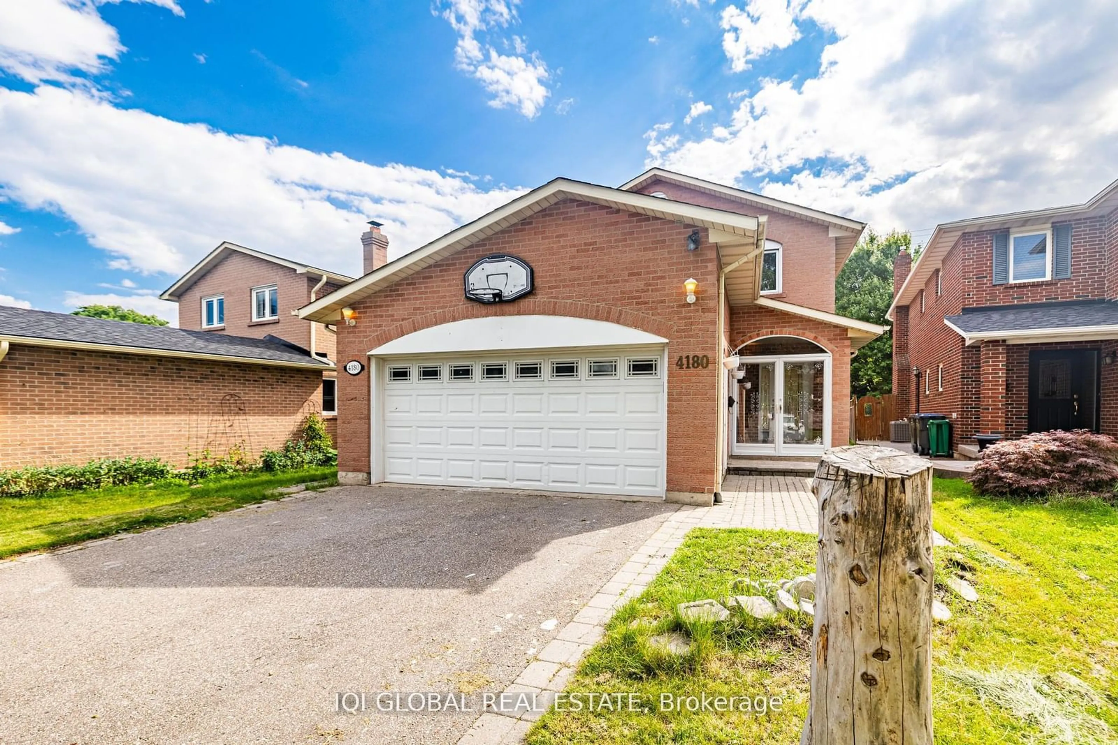 Home with brick exterior material for 4180 Sugarbush Rd, Mississauga Ontario L5B 2X7