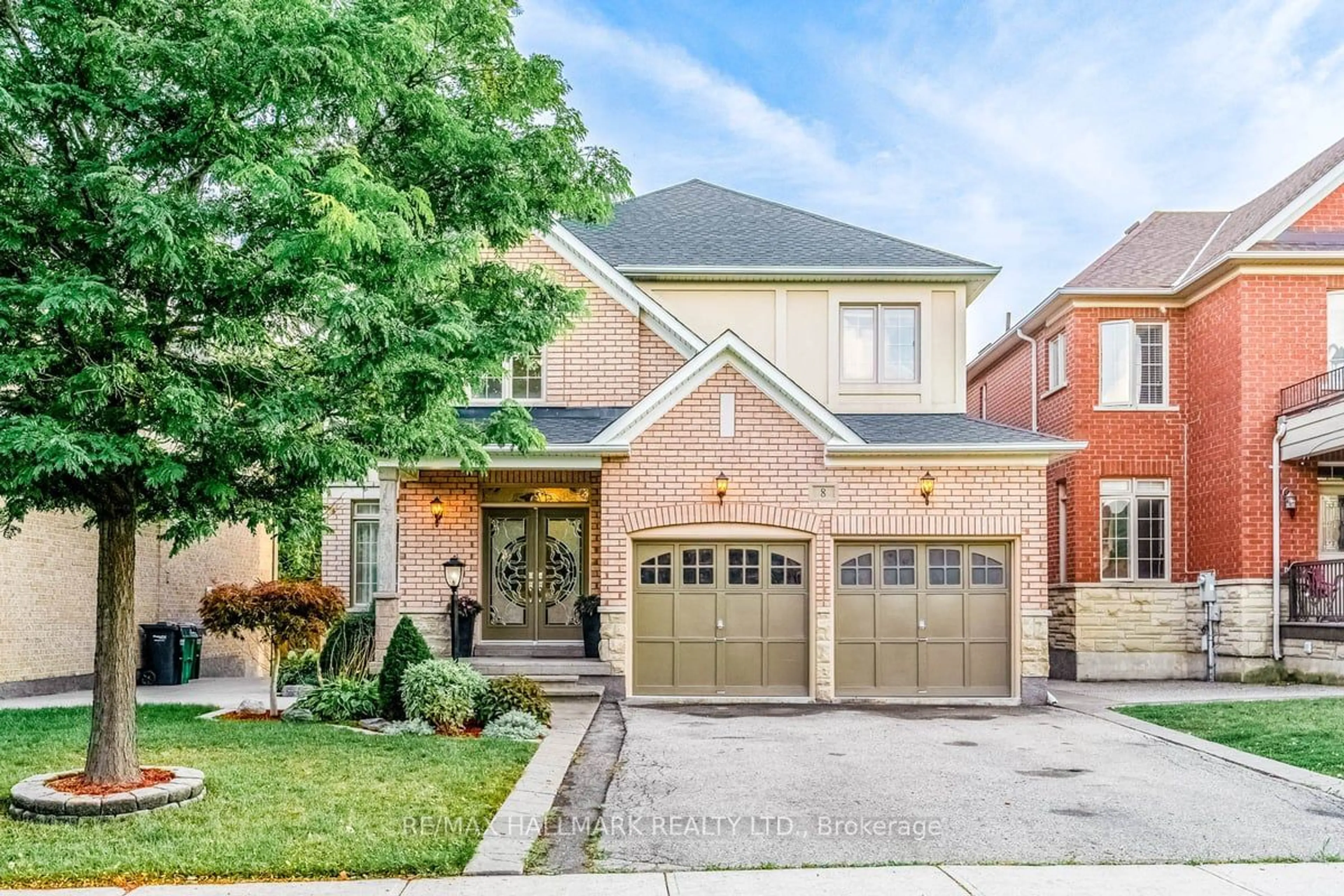 Home with brick exterior material for 8 Laurentide Cres, Brampton Ontario L6P 1Y4