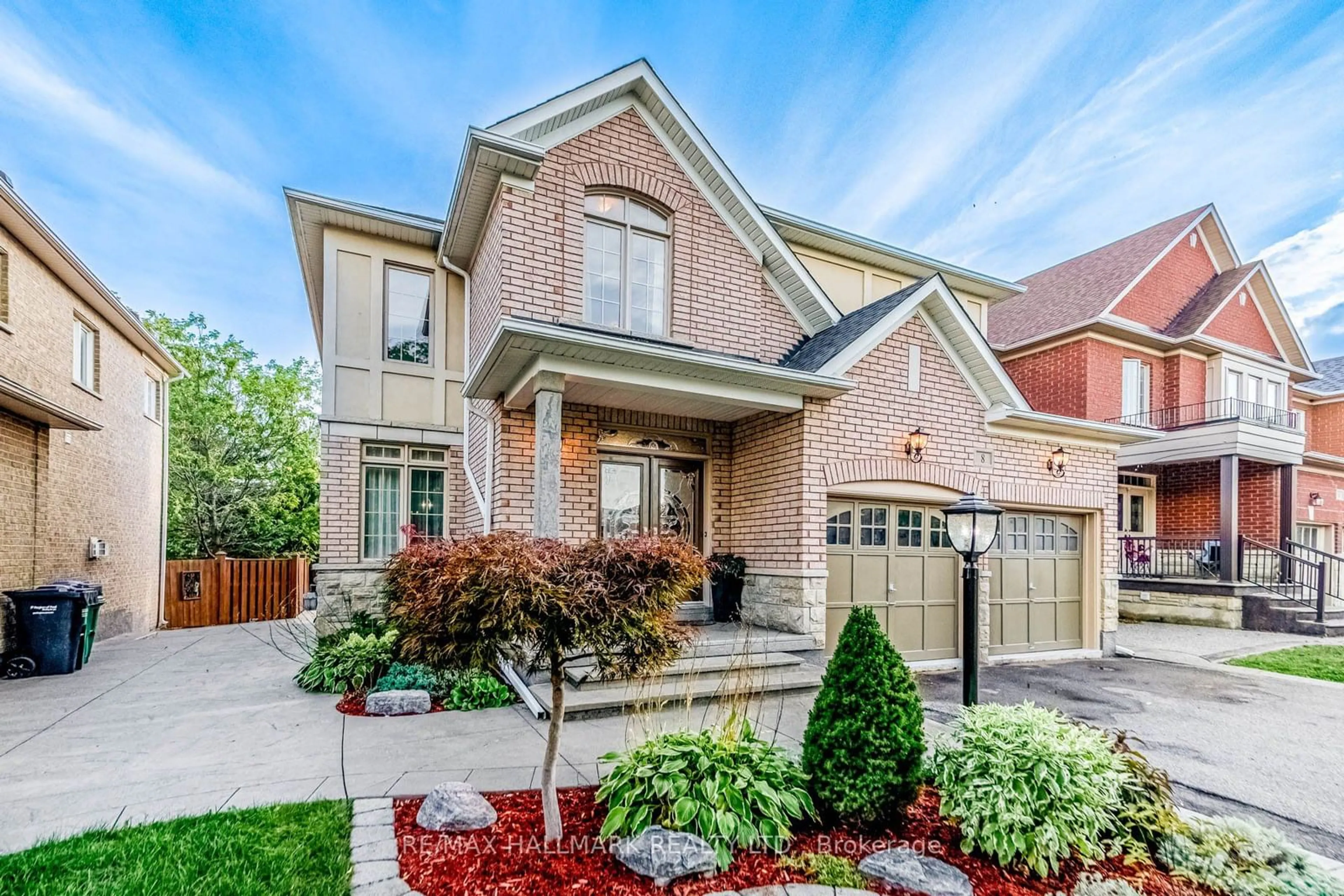 Home with brick exterior material for 8 Laurentide Cres, Brampton Ontario L6P 1Y4