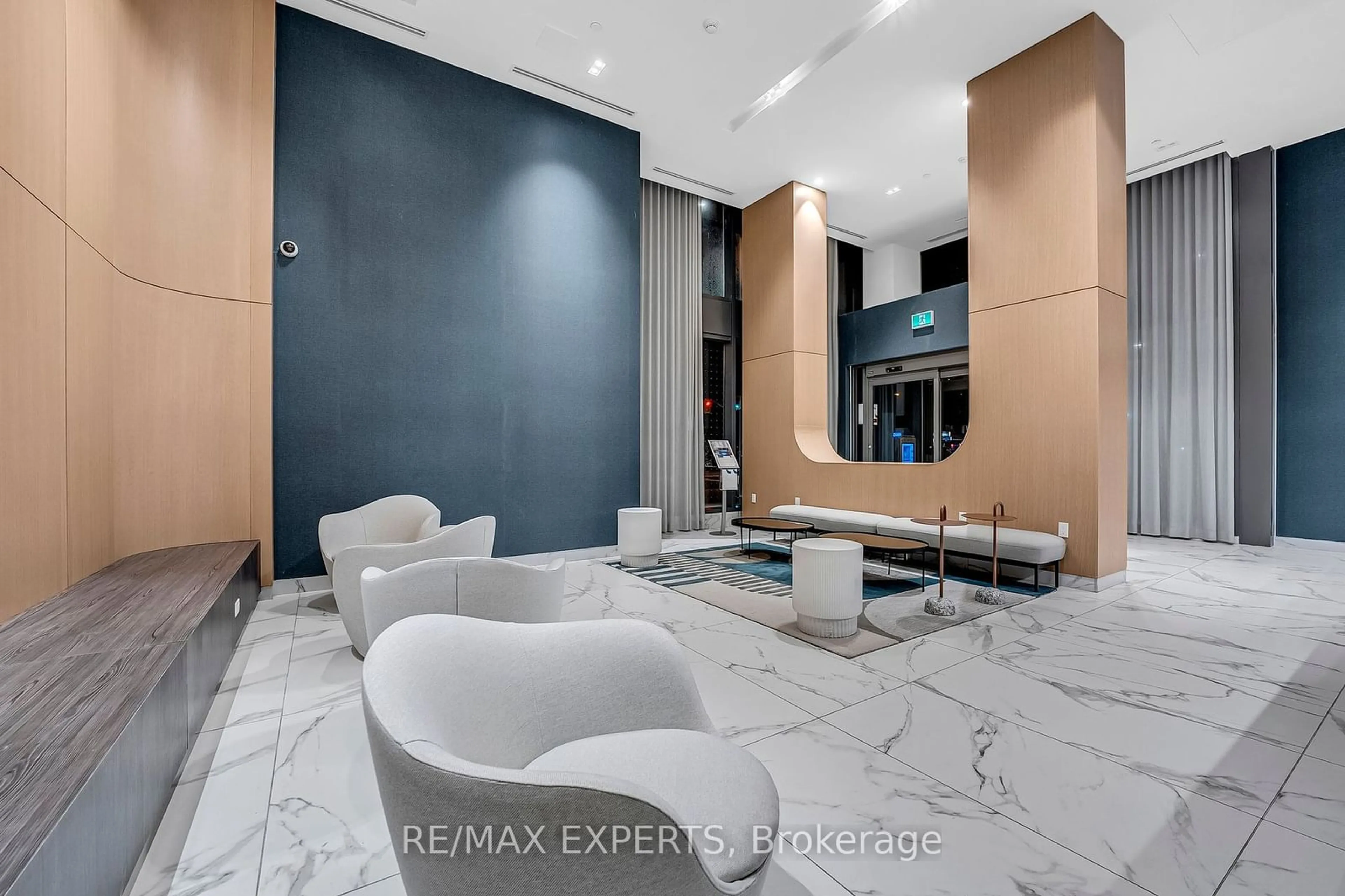 Indoor lobby for 1195 The Queensway St #505, Toronto Ontario M8Z 1R6