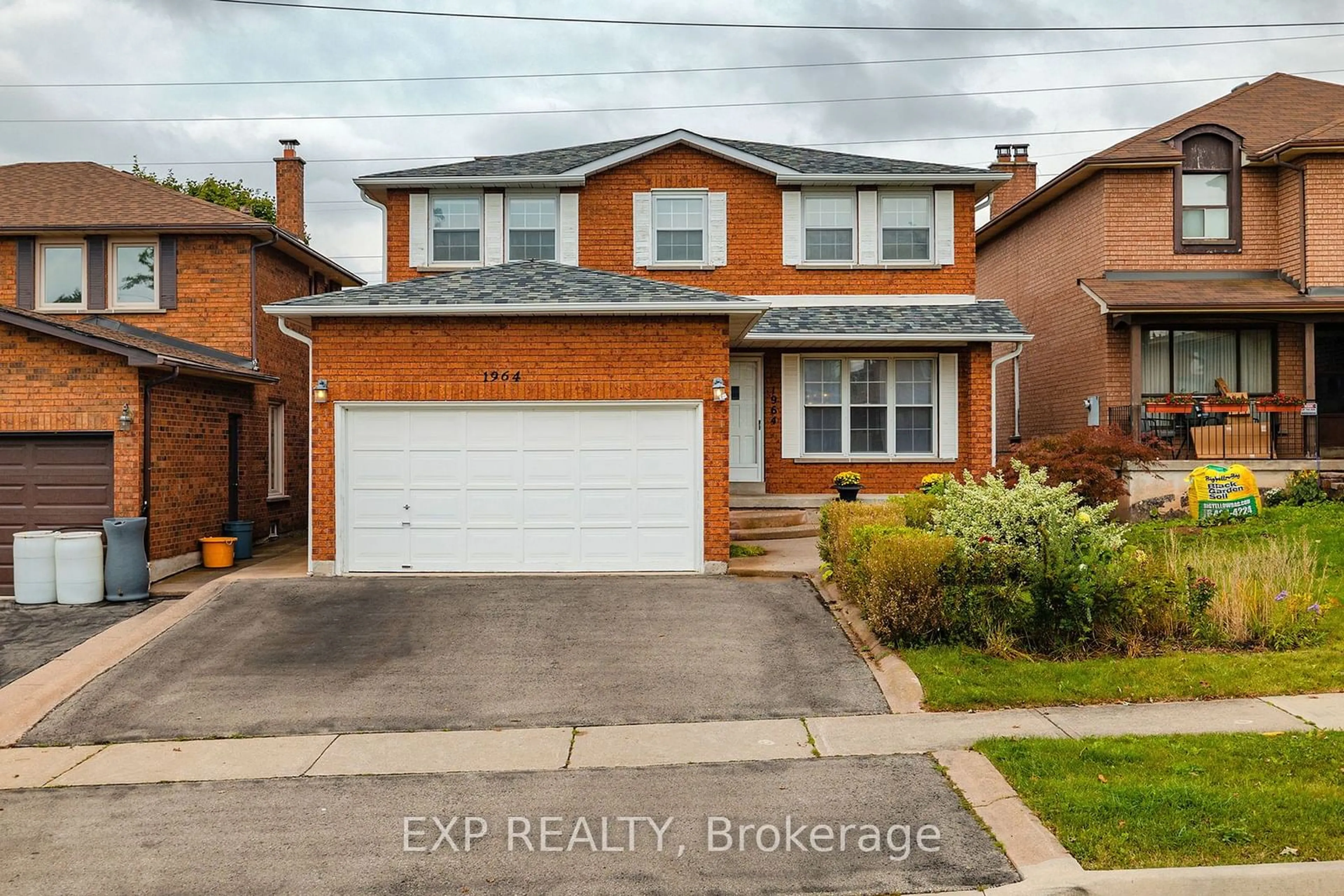 Frontside or backside of a home for 1964 Aldermead Rd, Mississauga Ontario L5M 3A1