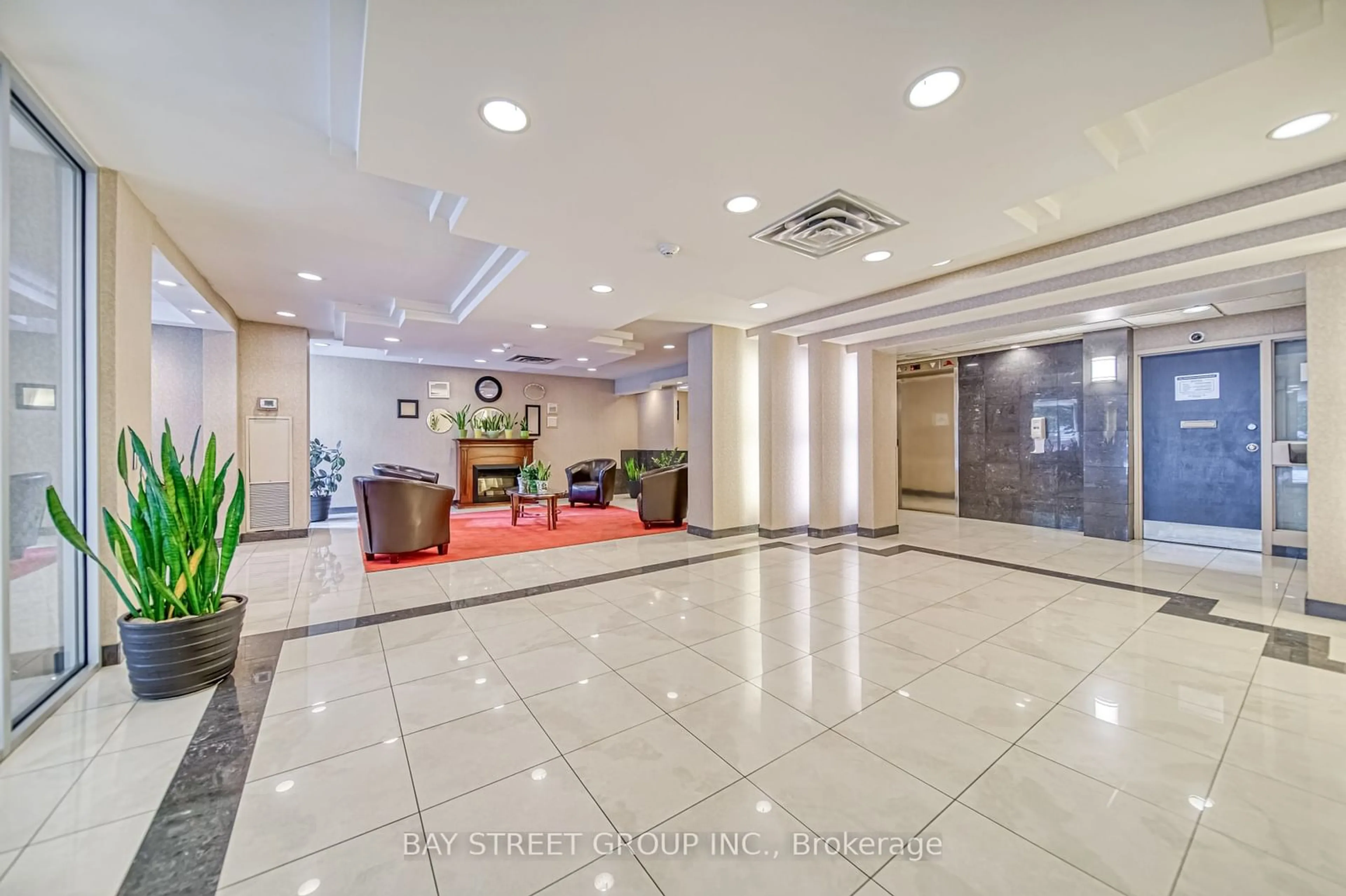 Indoor lobby for 300 Webb Dr #902, Mississauga Ontario L5B 3W3