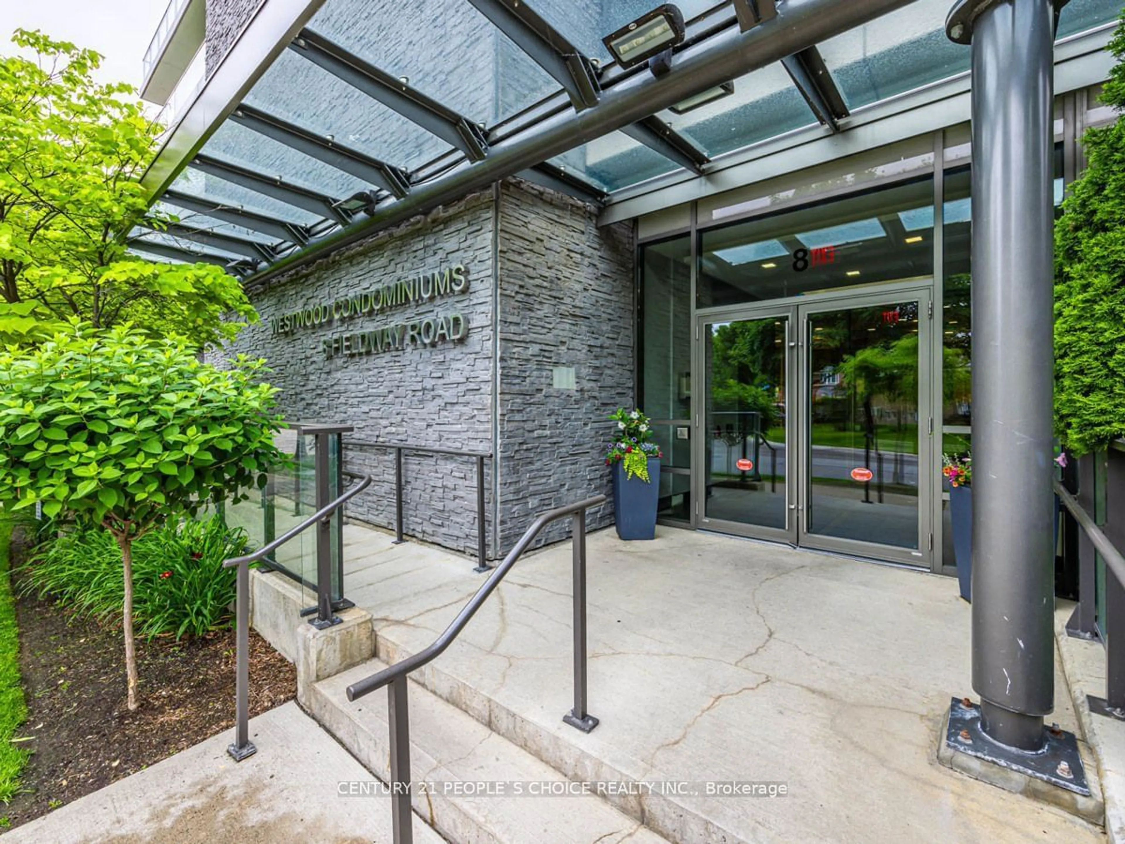 Indoor foyer for 8 Fieldway Rd #423, Toronto Ontario M8Z 0C3